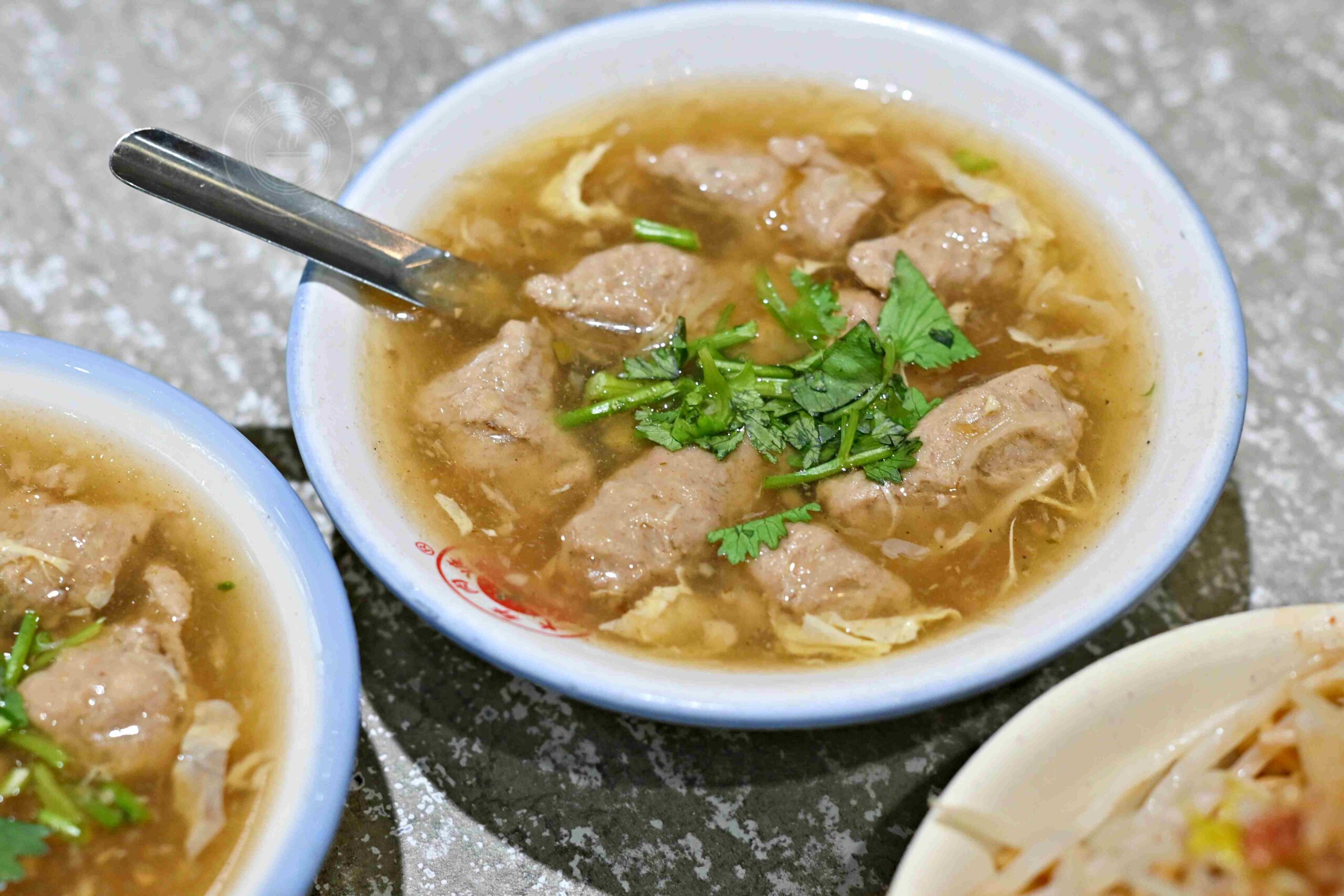 【中和美食】大胖肉羹莒光店，肉羹湯喝到飽40多年小吃，炒麵和滷肉飯也厲害推薦(菜單) @趙先生吃飯