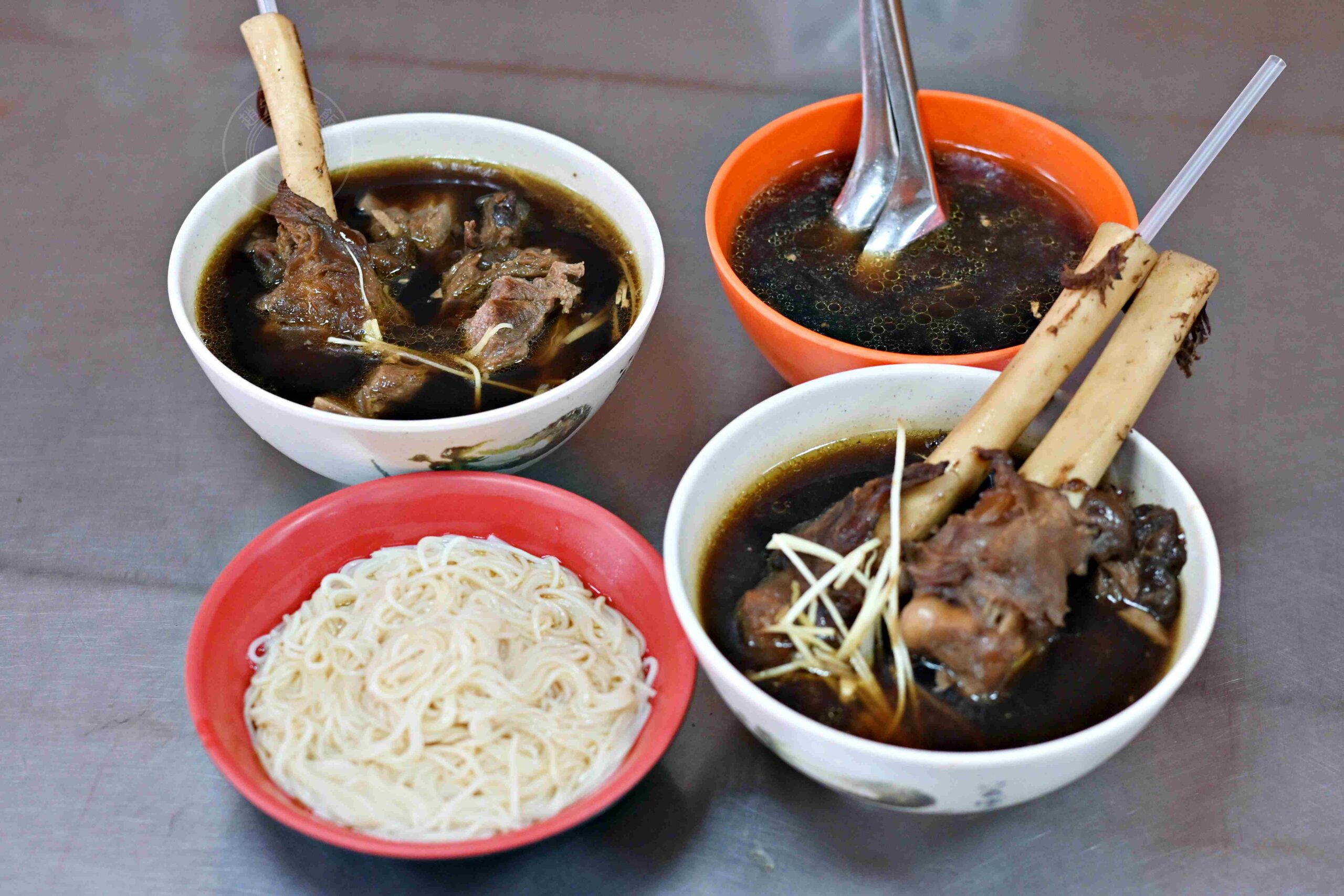 【林口美食】二省道晟鴻羊肉，湯頭甘甜無腥味可免費續湯推薦羊肉麵線、羊骨湯(菜單) @趙先生吃飯