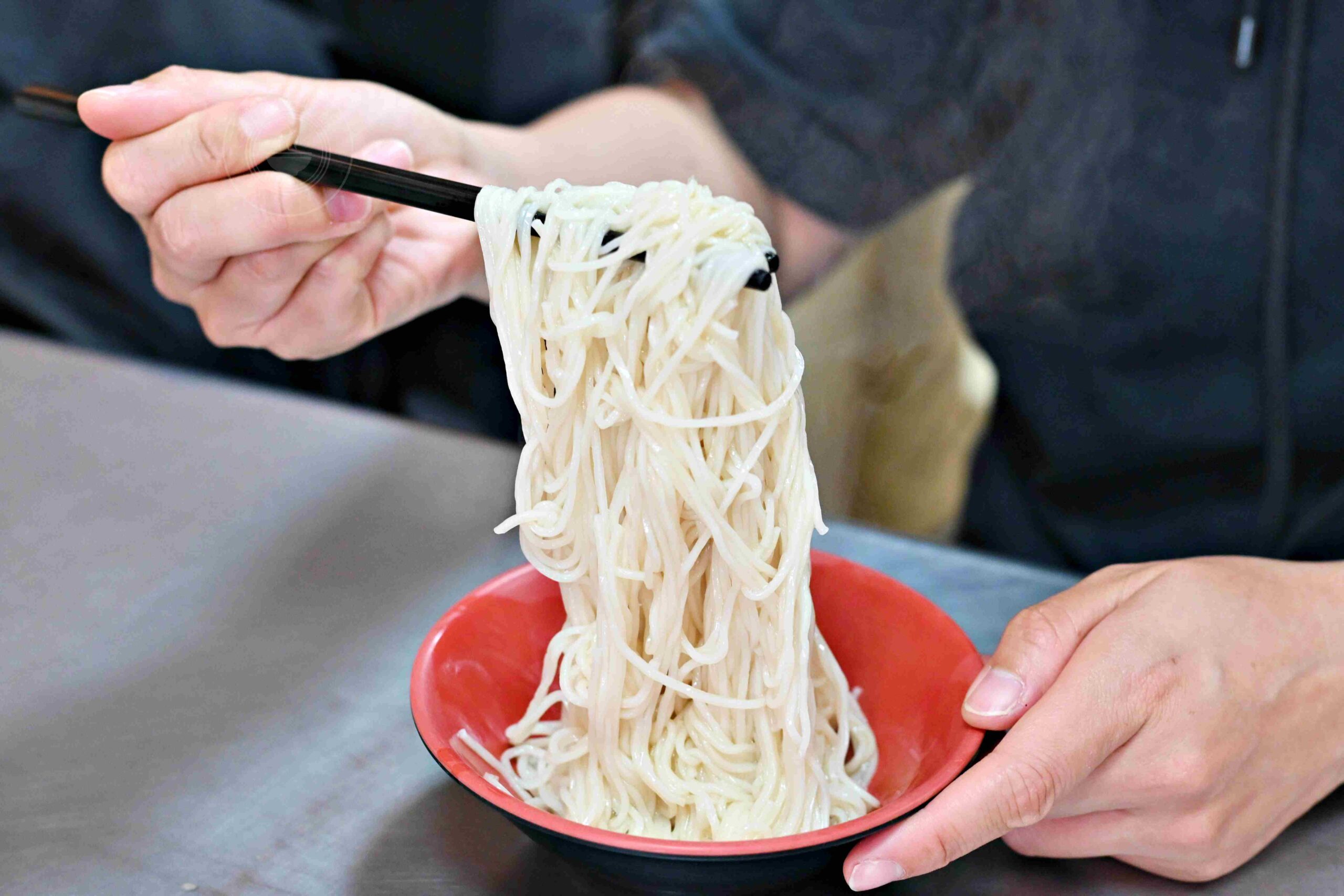 【林口美食】二省道晟鴻羊肉，湯頭甘甜無腥味可免費續湯推薦羊肉麵線、羊骨湯(菜單) @趙先生吃飯