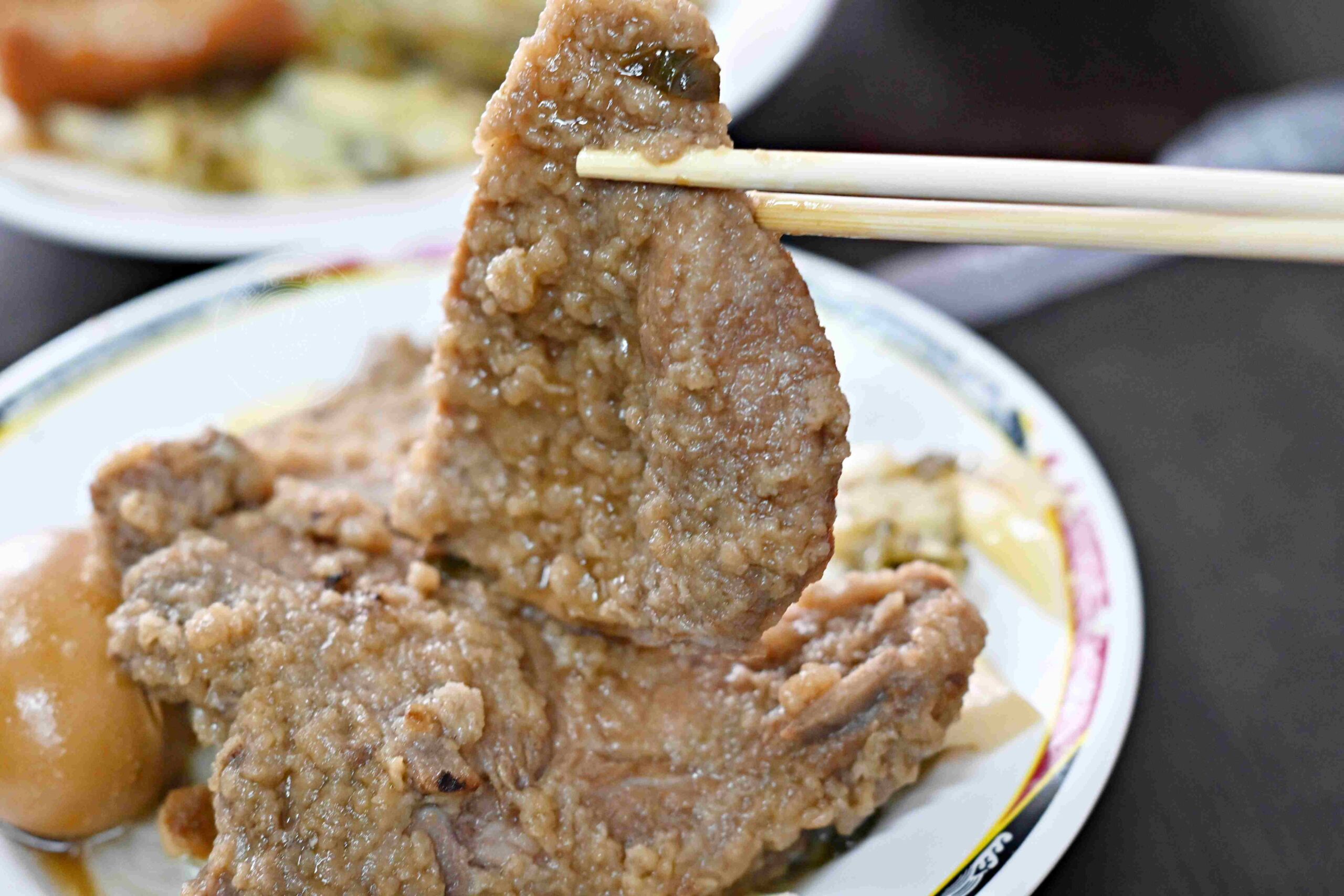 【板橋美食】正少年控肉飯，捷運府中站福德市場50年老字號軟嫩控肉與大片滷排骨推薦(菜單) @趙先生吃飯