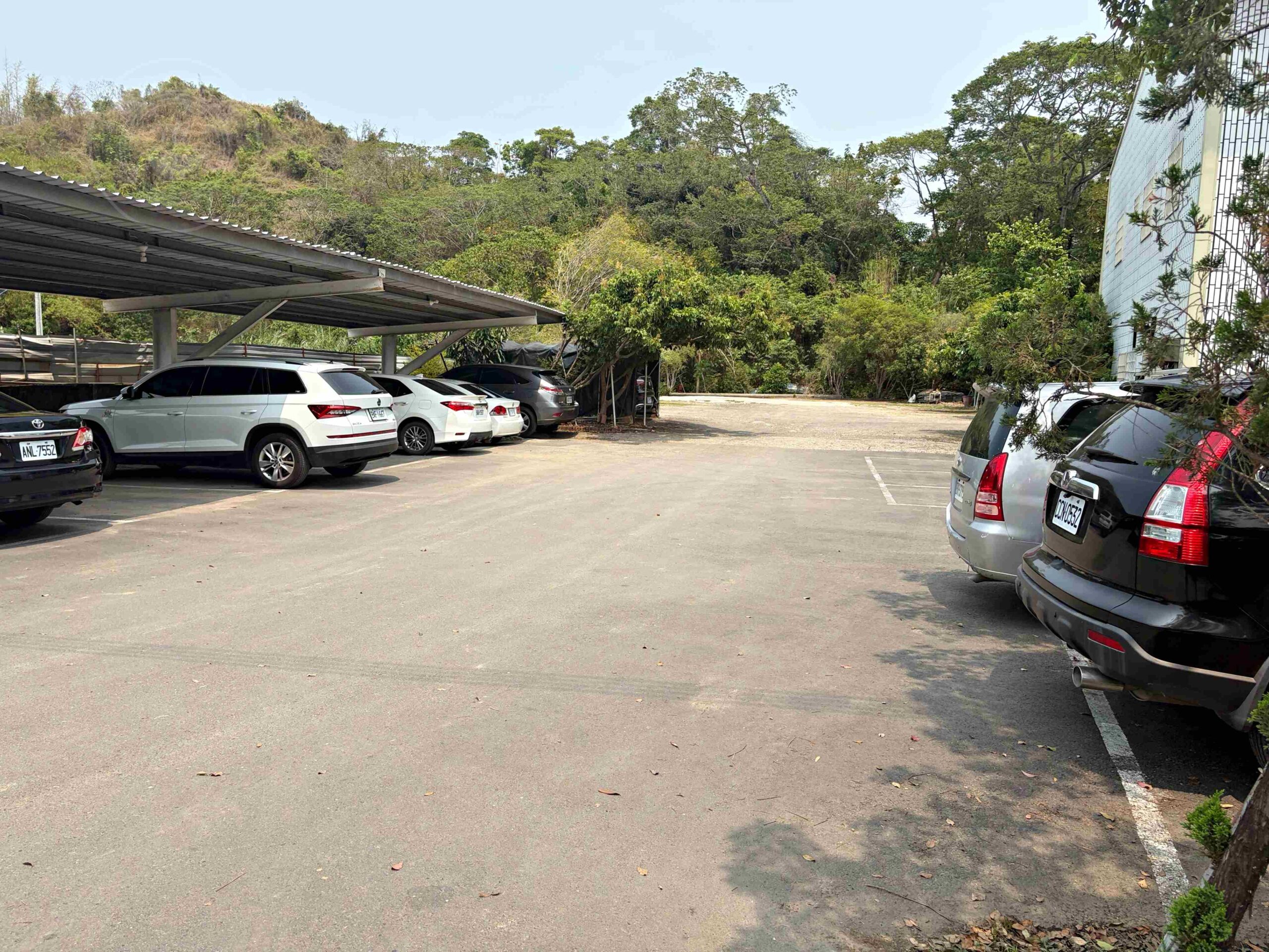 【高雄大社美食】綠野山莊花園餐廳，古董火車軌道送餐超吸睛，三十年老字號土雞城推薦(菜單) @趙先生吃飯