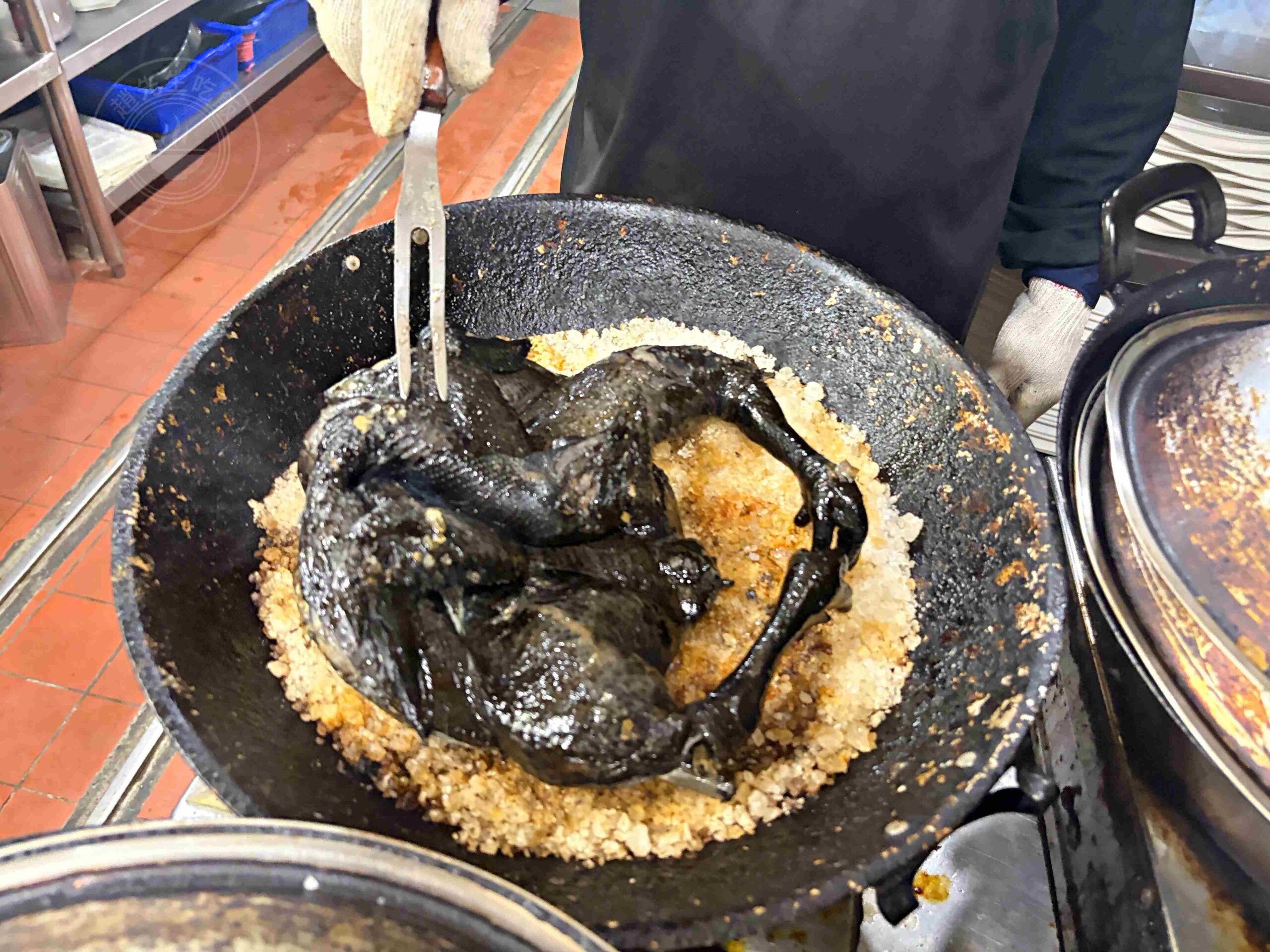 【高雄大社美食】綠野山莊花園餐廳，古董火車軌道送餐超吸睛，三十年老字號土雞城推薦(菜單) @趙先生吃飯