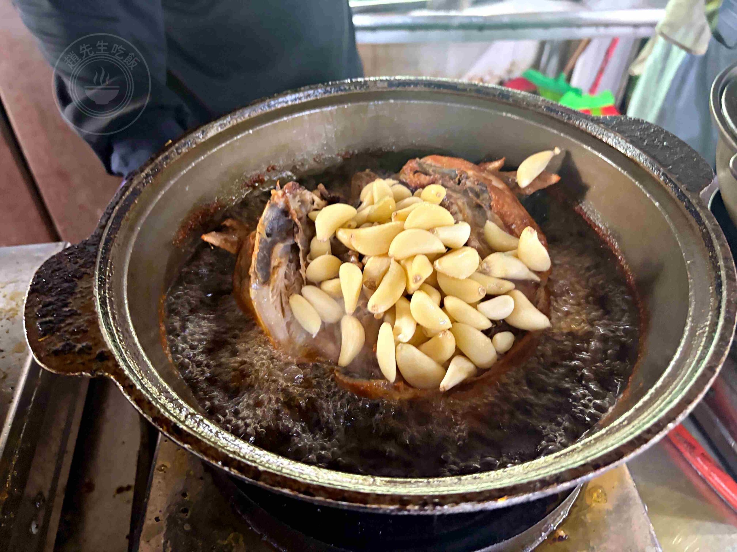 【高雄大社美食】綠野山莊花園餐廳，古董火車軌道送餐超吸睛，三十年老字號土雞城推薦(菜單) @趙先生吃飯