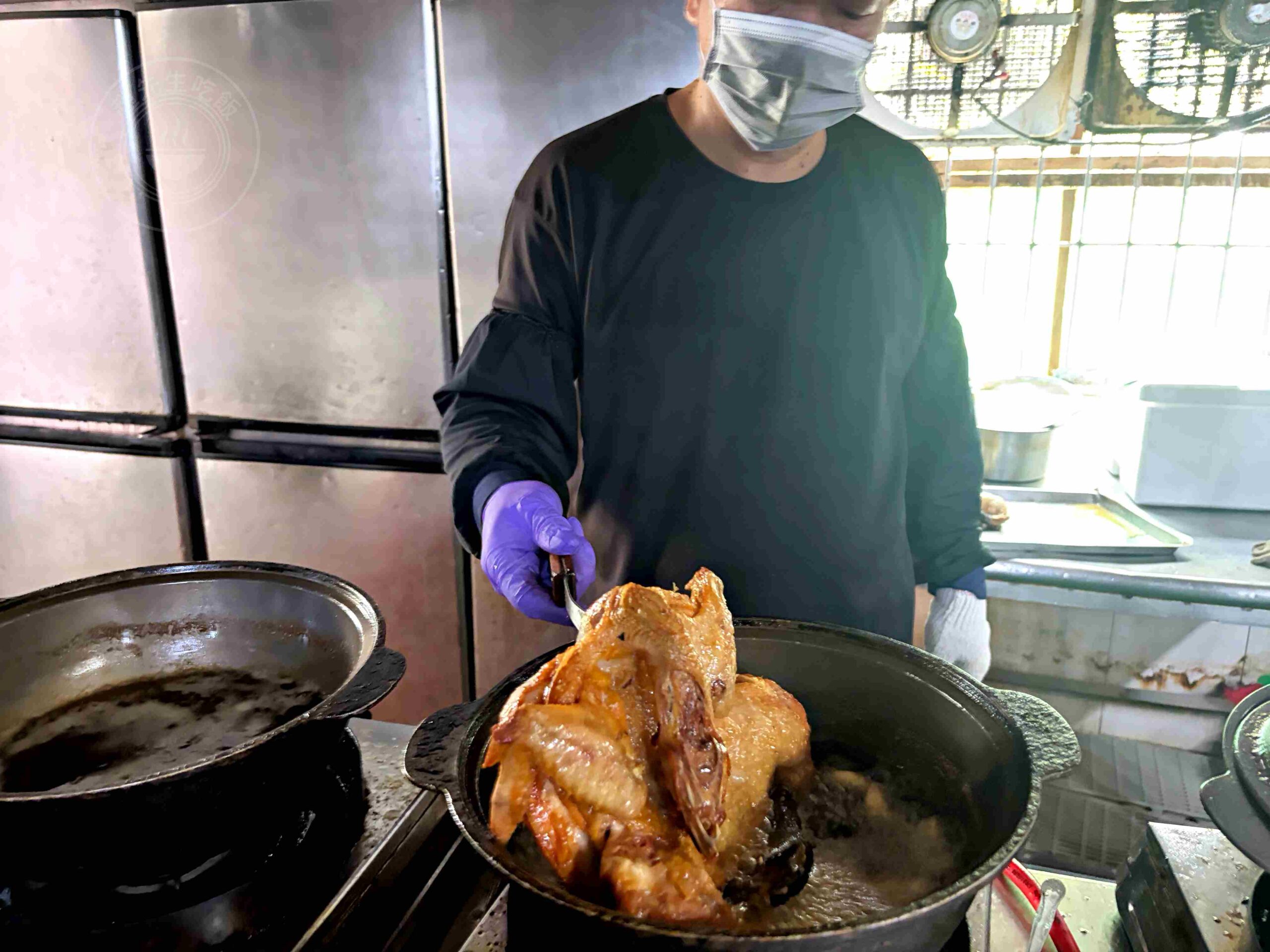 【高雄大社美食】綠野山莊花園餐廳，古董火車軌道送餐超吸睛，三十年老字號土雞城推薦(菜單) @趙先生吃飯