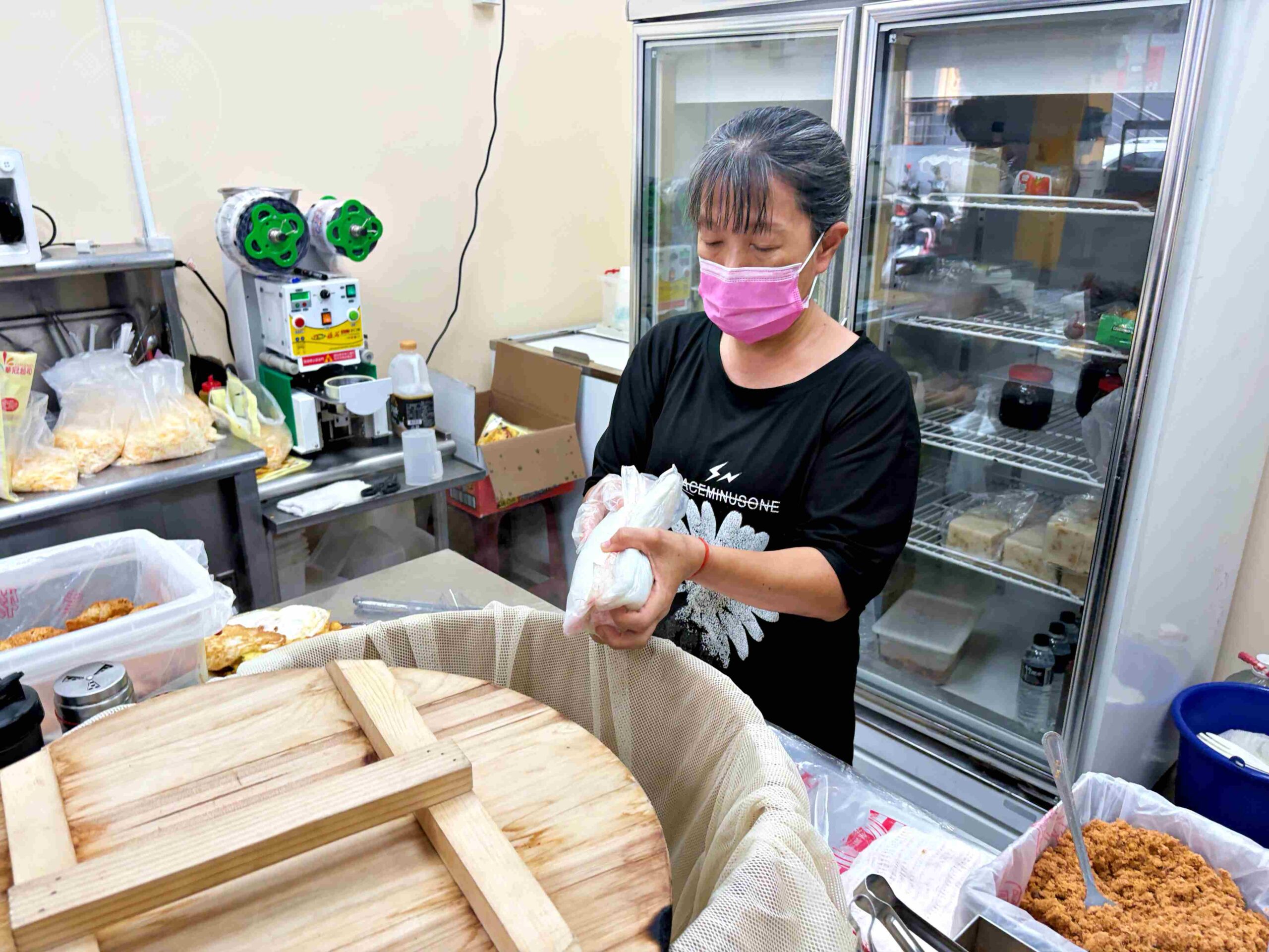【高雄美食】六姐傳統飯糰特製蛋餅專賣店，30年飽足感蛋餅、飯糰，奧運銀牌戴資穎也超愛！(菜單) @趙先生吃飯