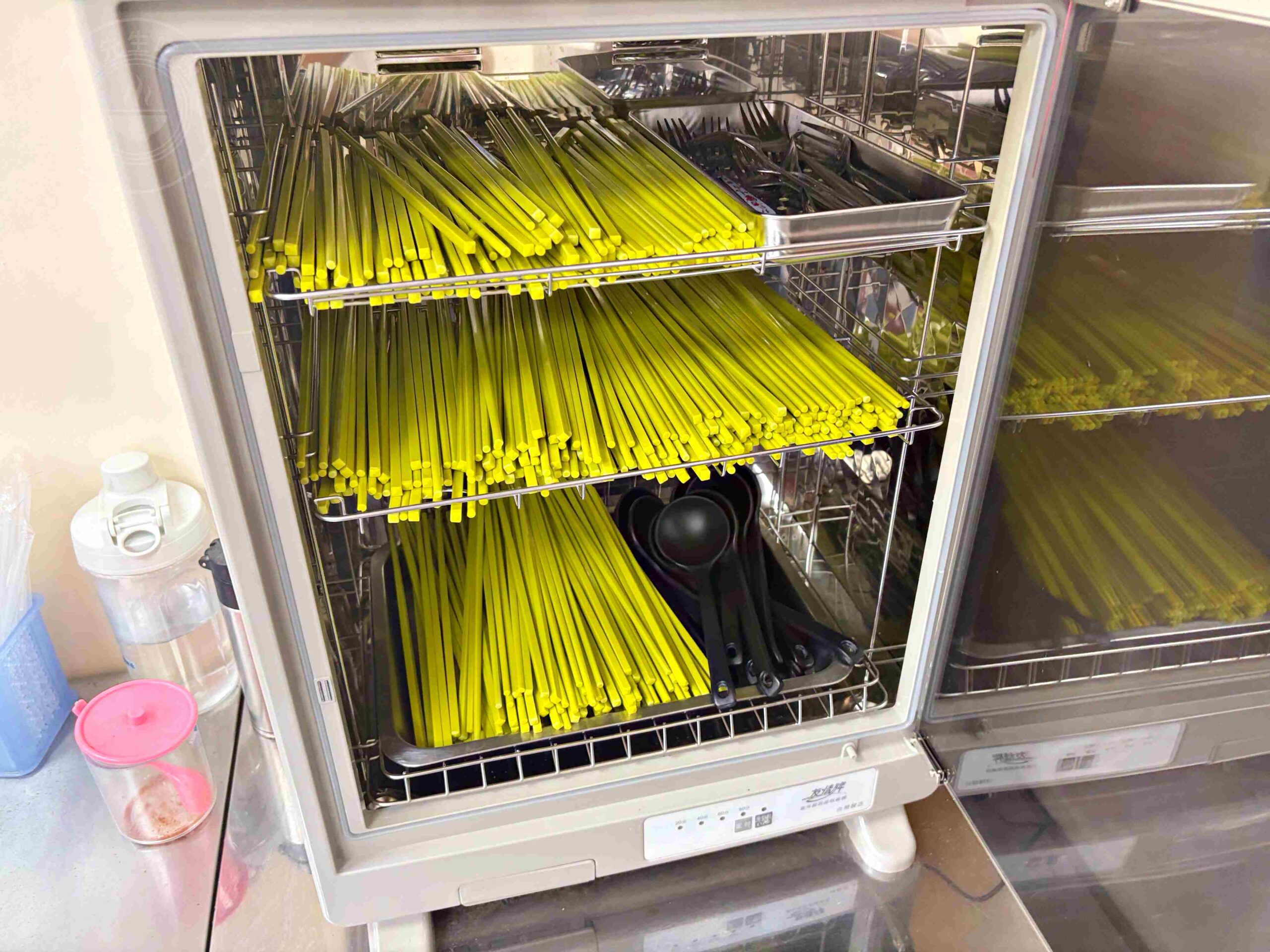 【高雄美食】六姐傳統飯糰特製蛋餅專賣店，30年飽足感蛋餅、飯糰，奧運銀牌戴資穎也超愛！(菜單) @趙先生吃飯