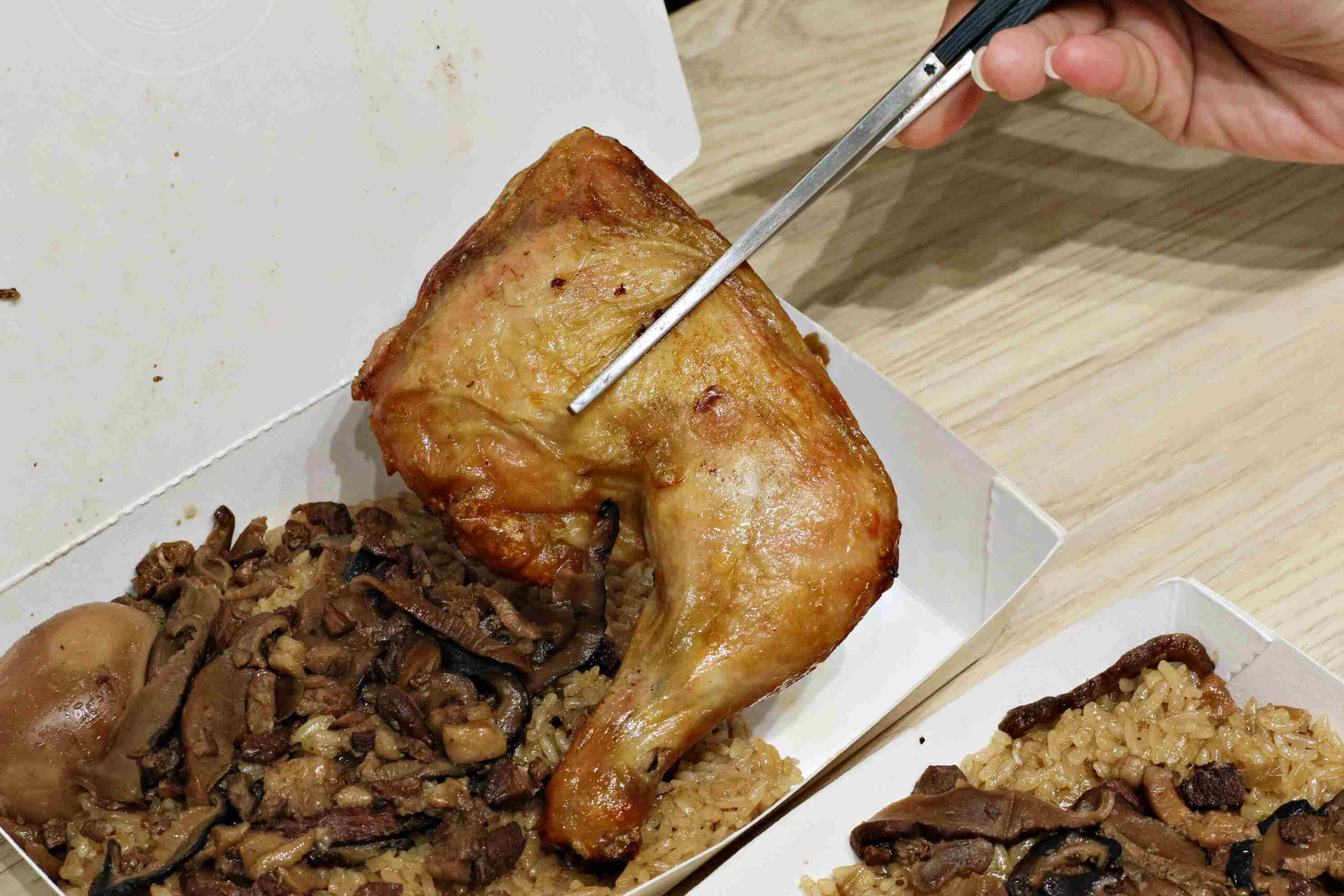 【大稻埕美食】林合發油飯店，郭台銘也愛的油飯，永樂市場必吃的傳統油飯、芋頭粿推薦(菜單) @趙先生吃飯