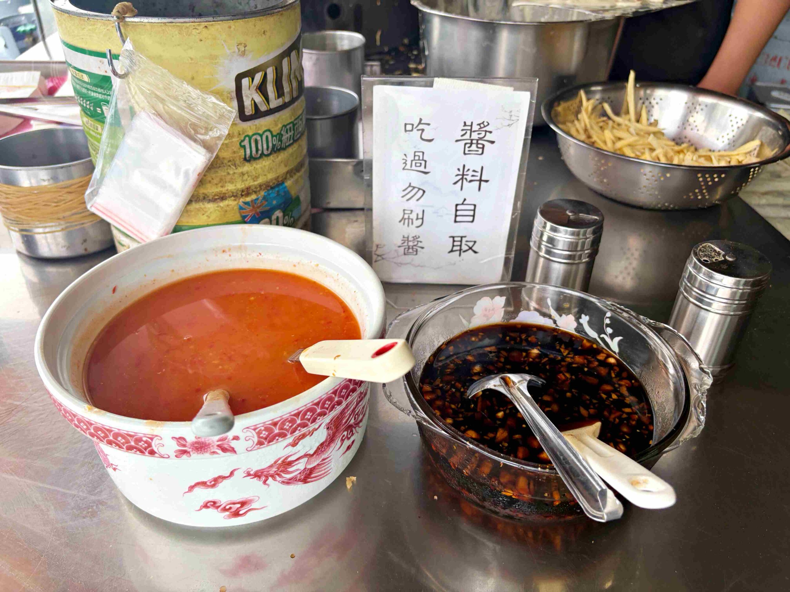 【宜蘭美食】春捲伯，晚來買不到的銅板小吃春捲爆韭菜、炸蝦餅爆好吃推薦(菜單) @趙先生吃飯