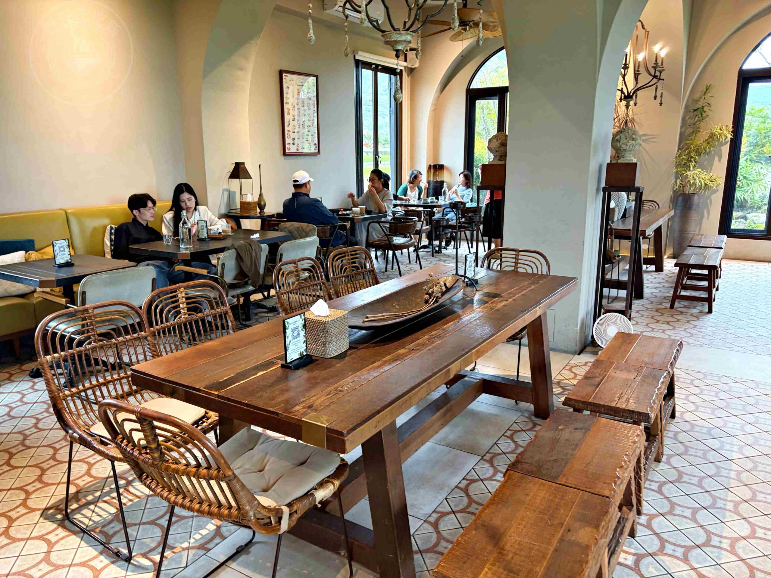 【礁溪美食】蒔花 DailyBlossom Cafe & More，超美純白建築不限時景觀下午茶推薦推薦(菜單) @趙先生吃飯