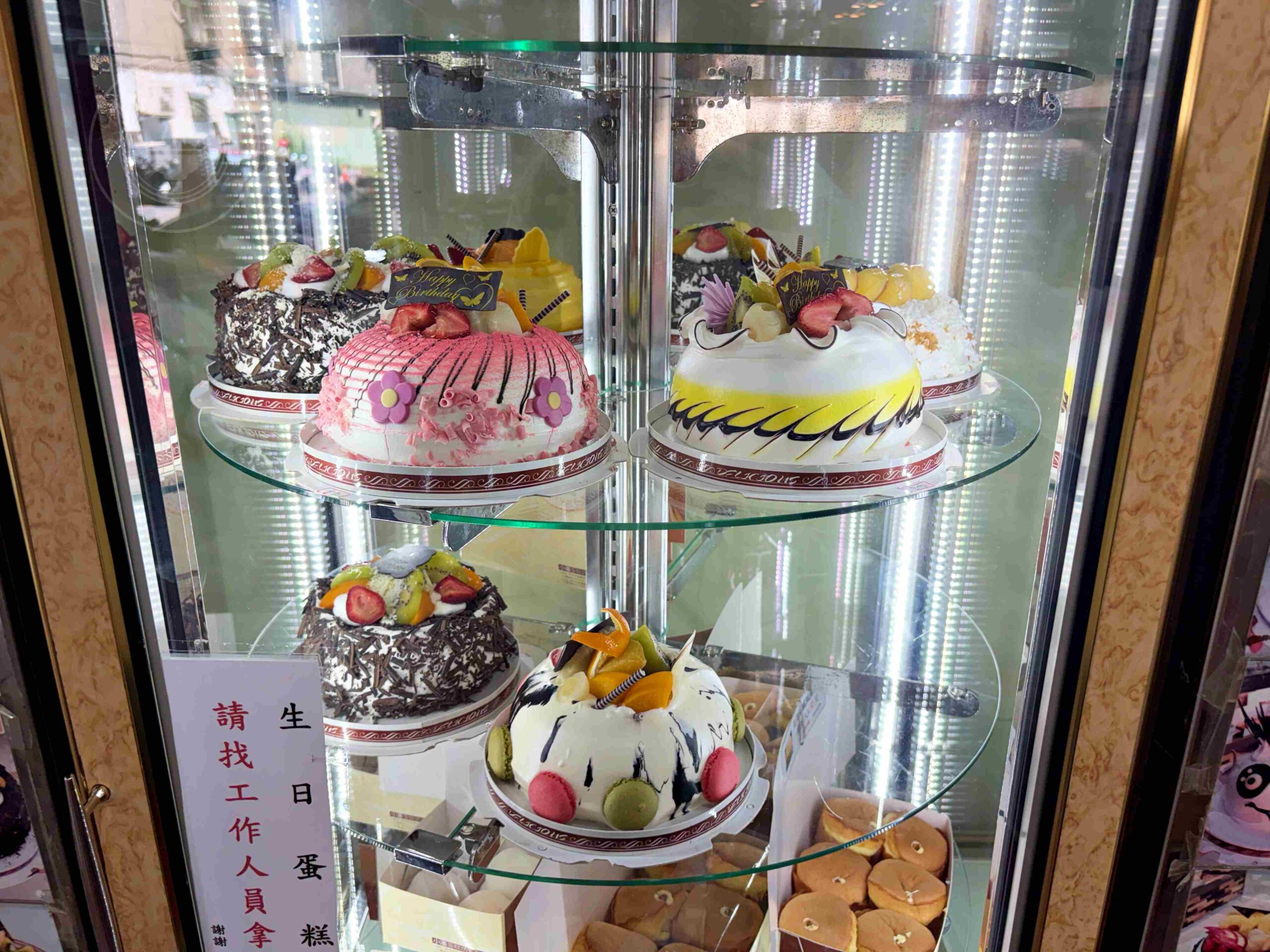 【板橋美食】小潘蛋糕坊，藏在巷弄的超強傳統蛋糕，排隊名產鳳凰酥與起酥蛋糕推薦(菜單) @趙先生吃飯