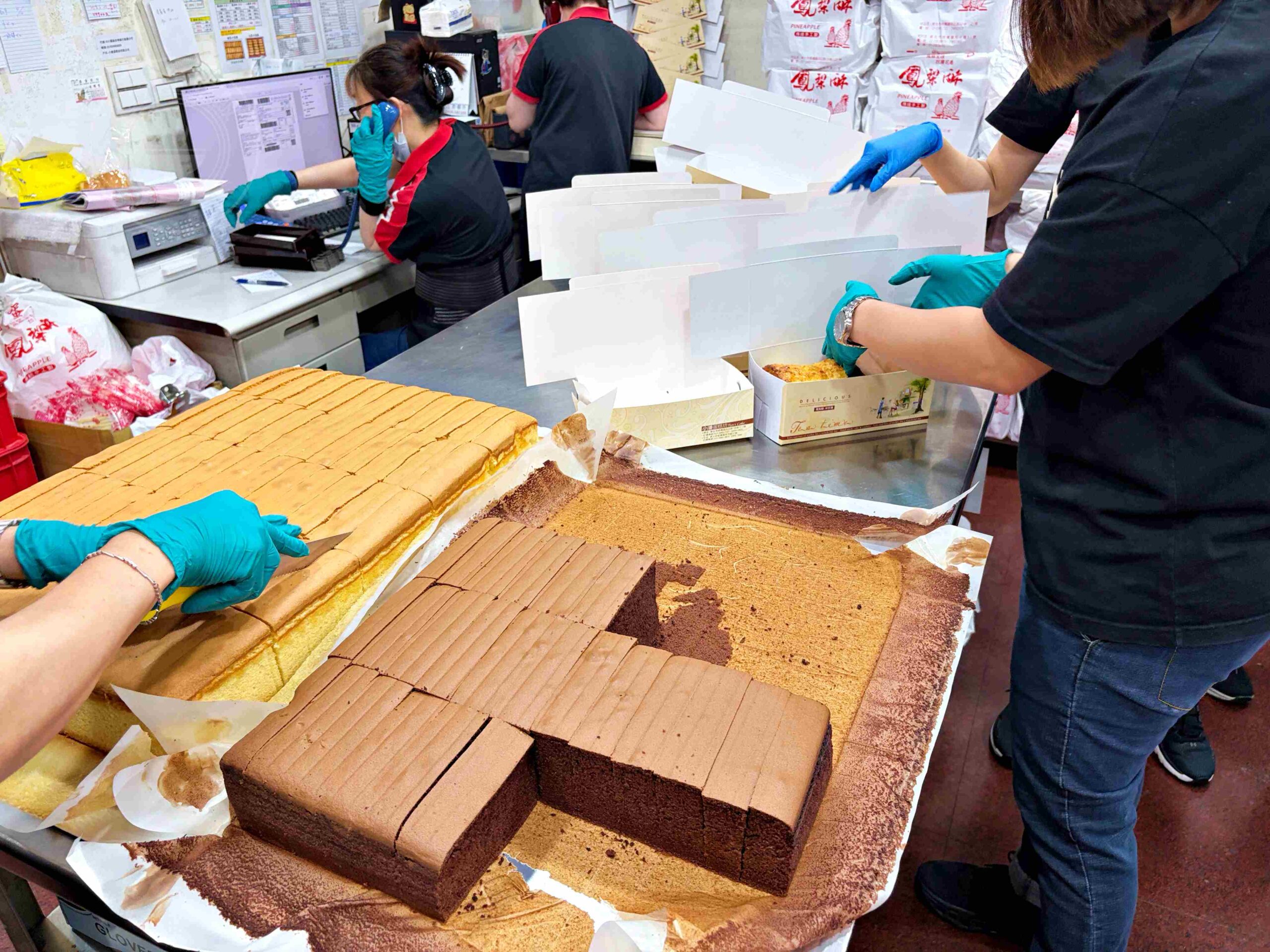 【板橋美食】小潘蛋糕坊，藏在巷弄的超強傳統蛋糕，排隊名產鳳凰酥與起酥蛋糕推薦(菜單) @趙先生吃飯