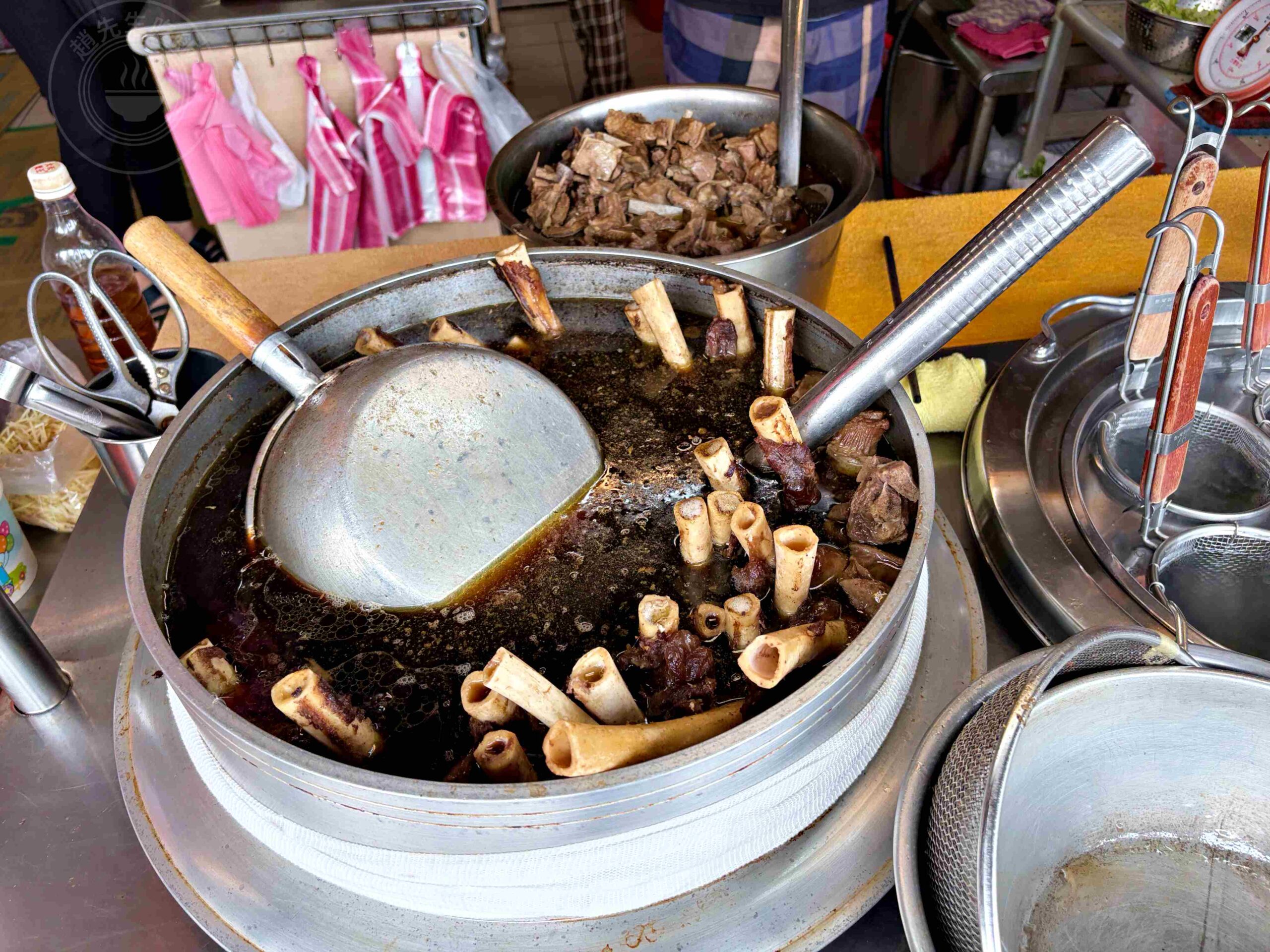【林口美食】二省道晟鴻羊肉，湯頭甘甜無腥味可免費續湯推薦羊肉麵線、羊骨湯(菜單) @趙先生吃飯