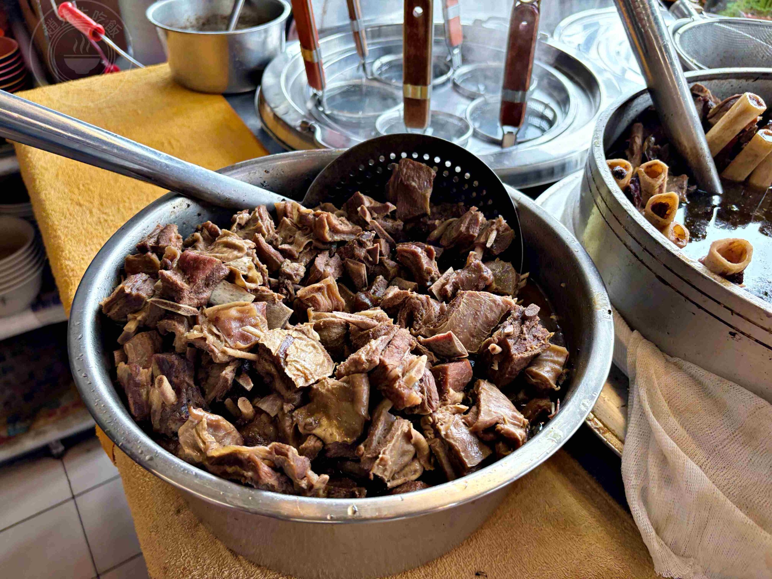 【林口美食】二省道晟鴻羊肉，湯頭甘甜無腥味可免費續湯推薦羊肉麵線、羊骨湯(菜單) @趙先生吃飯