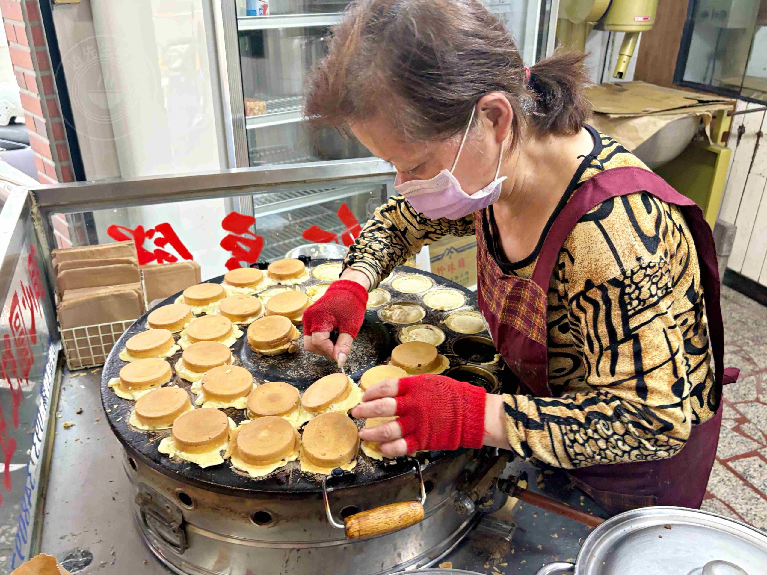 【林口美食】銅心圓紅豆餅，老占元拉麵大王，旁邊只要10元紅豆餅推薦(菜單) @趙先生吃飯