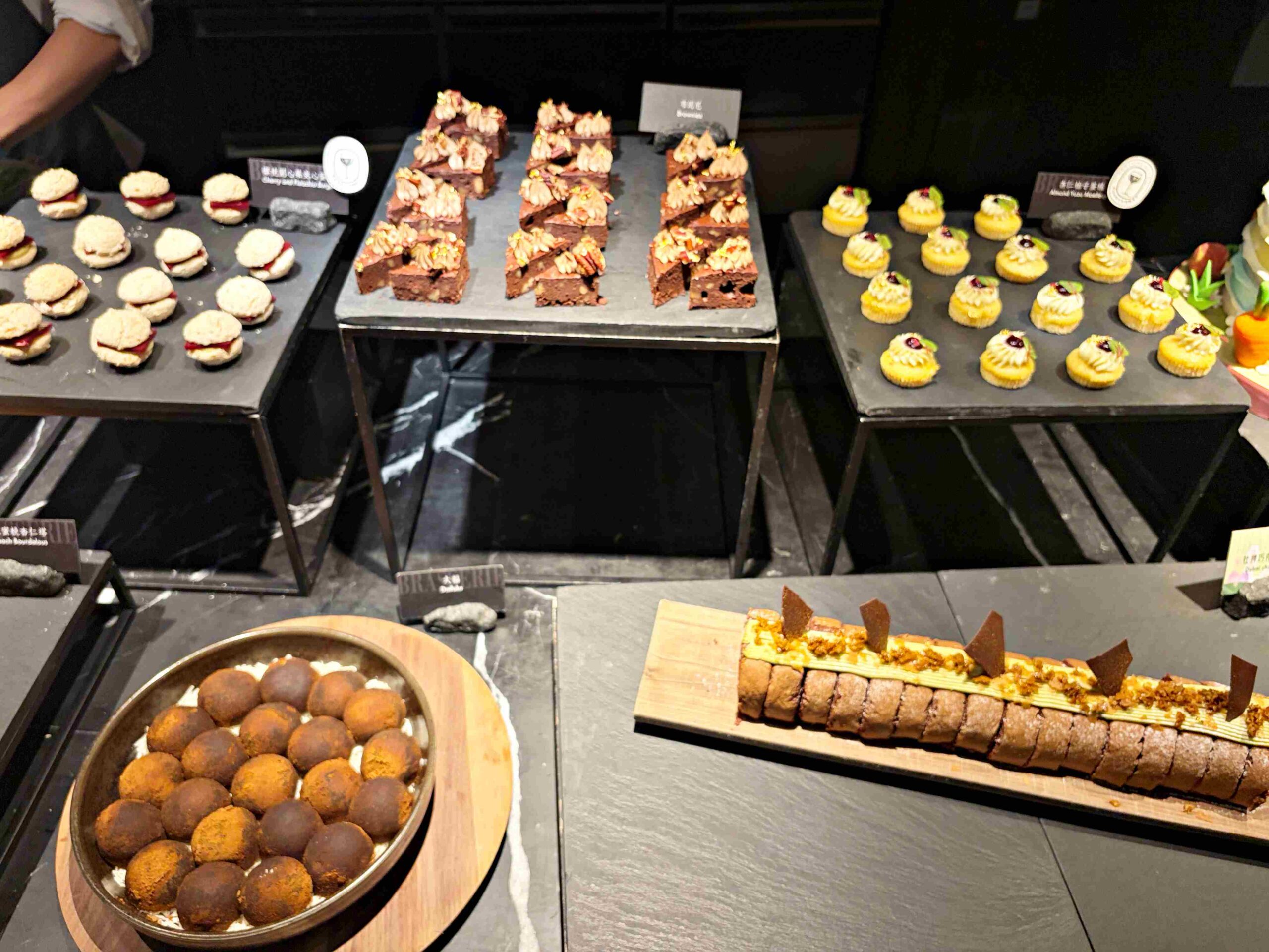 【台北吃到飽】晶華酒店栢麗廳，餐點水準大進化，最美自助餐廳推薦(2026最新價格、停車資訊) @趙先生吃飯