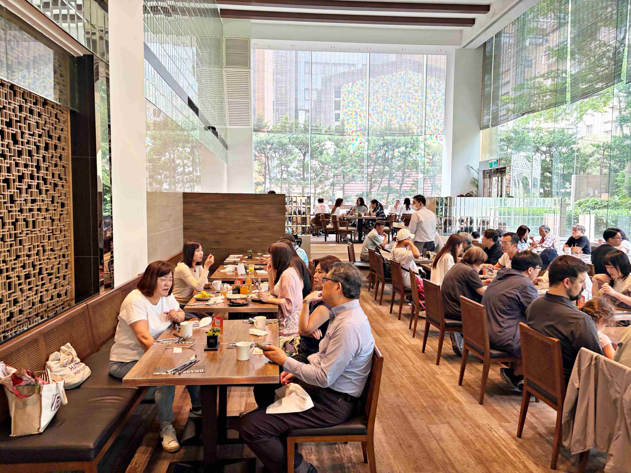 【台北吃到飽】晶華酒店栢麗廳，餐點水準大進化，最美自助餐廳推薦(2026最新價格、停車資訊) @趙先生吃飯