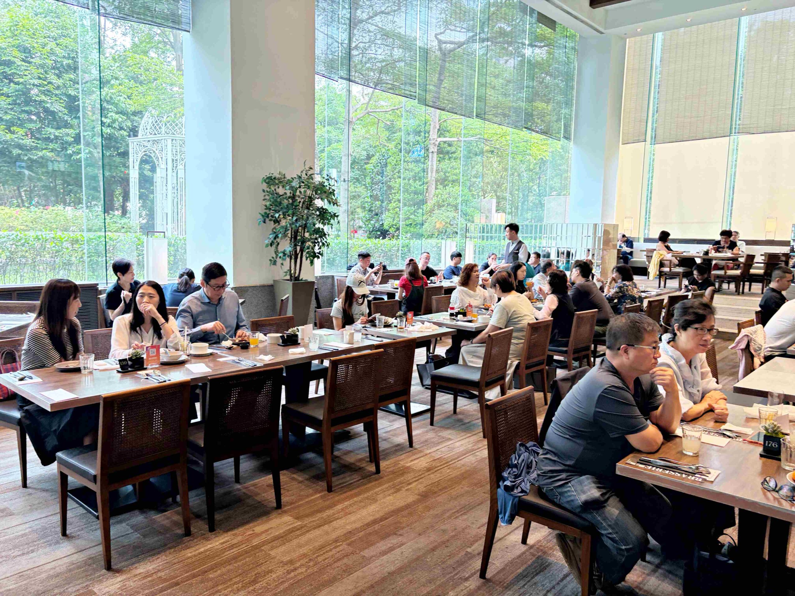 【台北吃到飽】晶華酒店栢麗廳，餐點水準大進化，最美自助餐廳推薦(2026最新價格、停車資訊) @趙先生吃飯