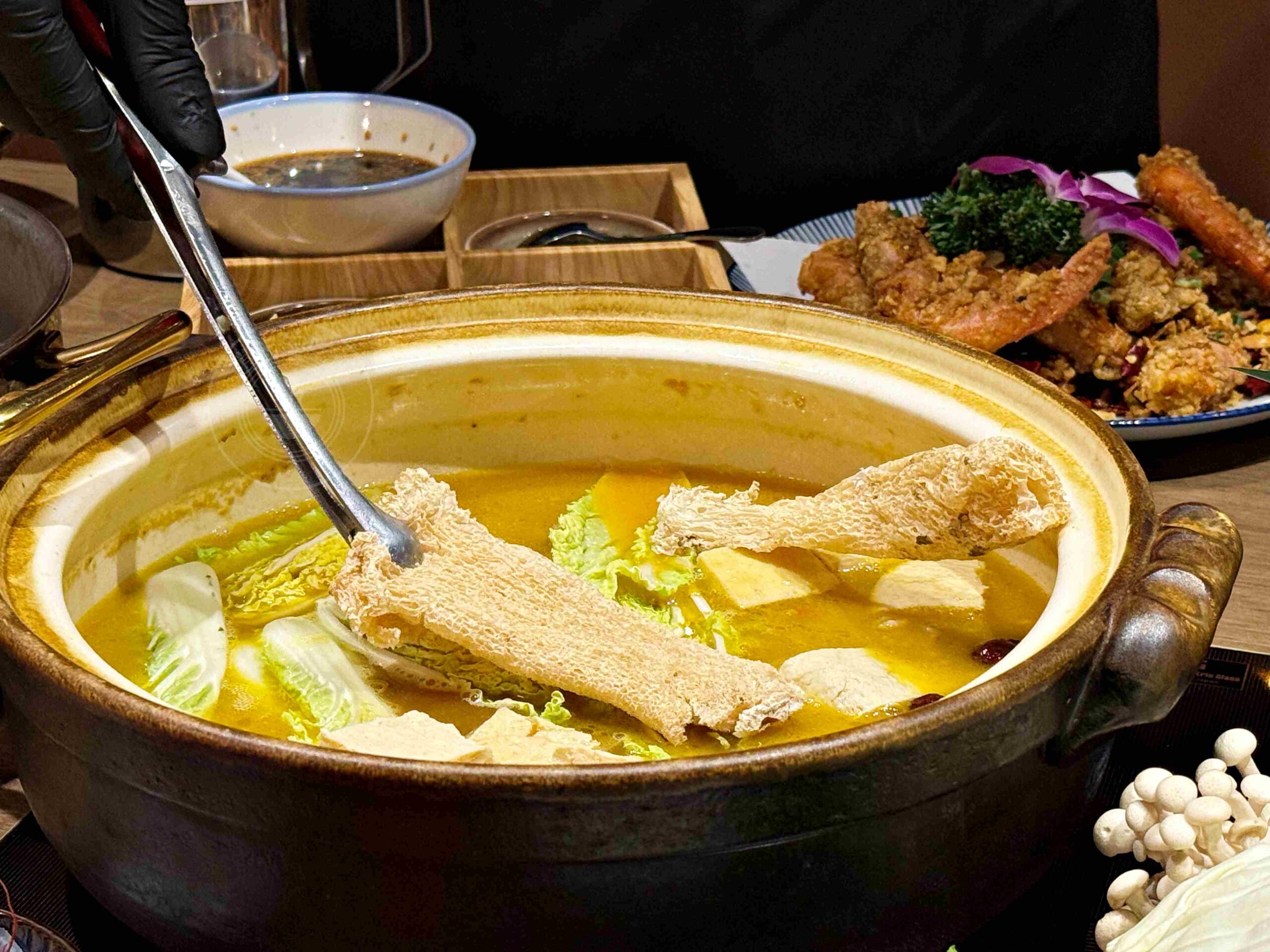 【信義區美食】君曜雞湯，全台第一名的超濃郁雞湯，老母雞細火慢熬一天一夜推薦(菜單) @趙先生吃飯