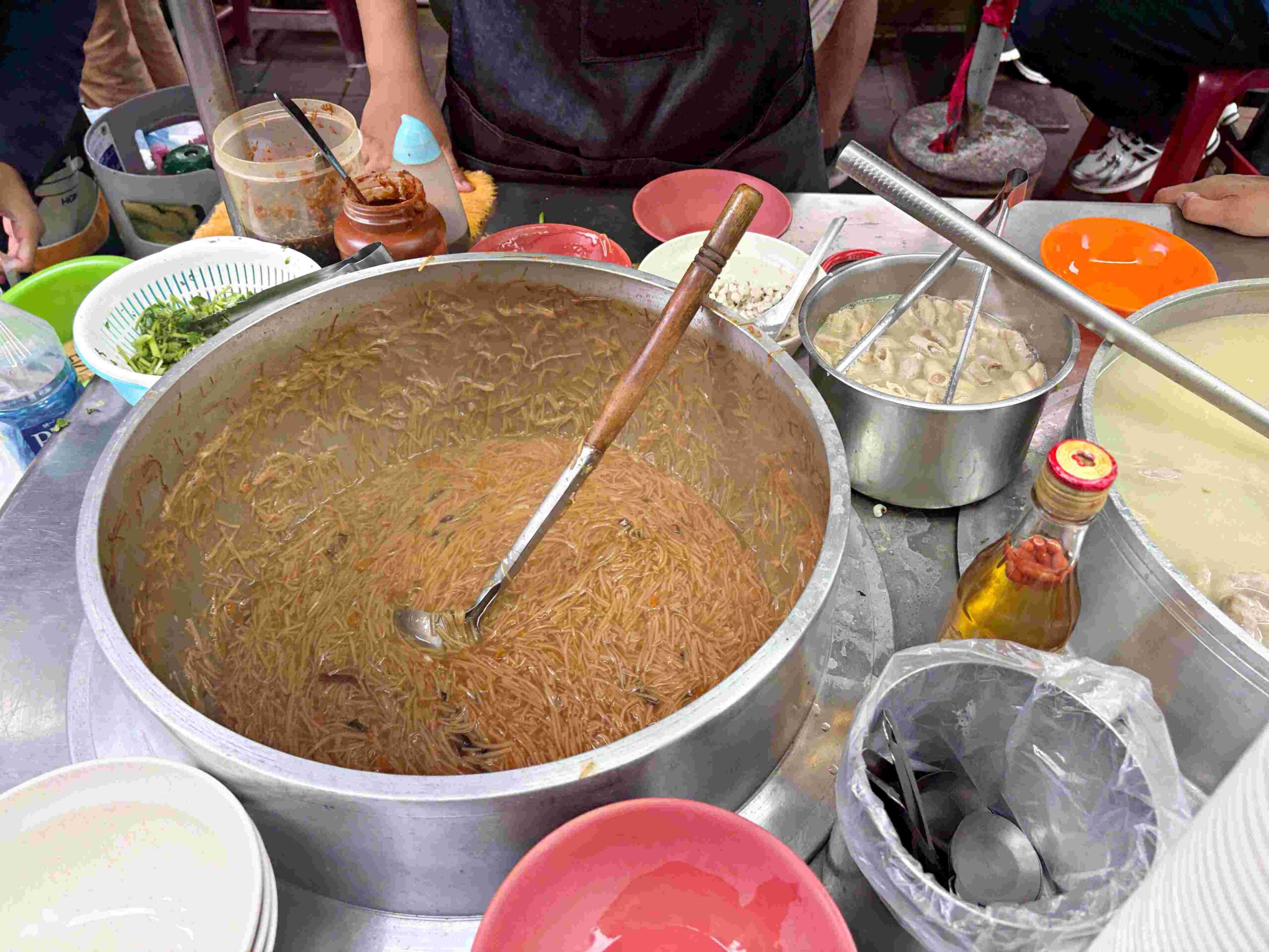 【三重美食】三重手工黑豬肉圓，只賣三天的50年傳奇老店，黑豬肉圓、四神湯、豬腸麵線推薦(菜單) @趙先生吃飯