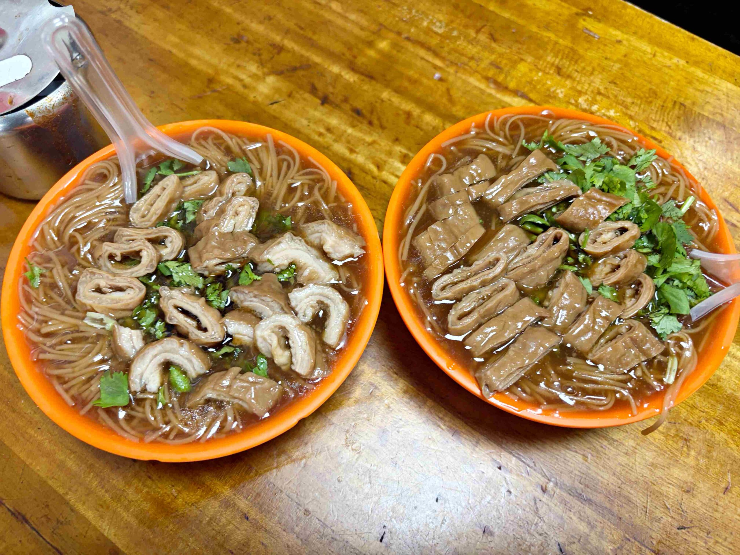 【三重美食】阿倍麵線，巷弄三輪車神級美味！滷到入味超Q彈推薦(菜單) @趙先生吃飯