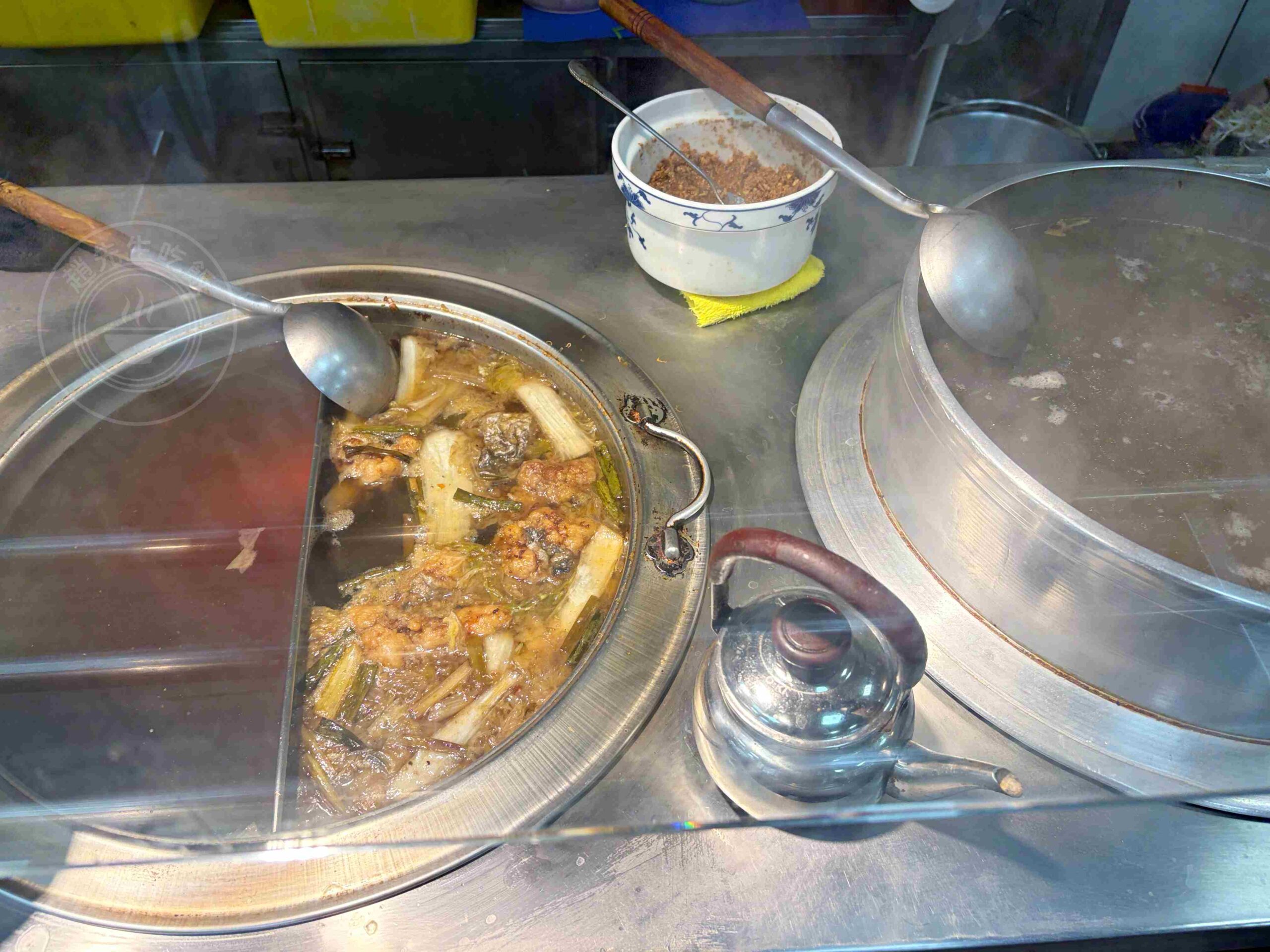 【三重美食】唯豐魯肉飯，三重五大滷肉飯之一，價錢便宜卻超好吃推薦(菜單) @趙先生吃飯