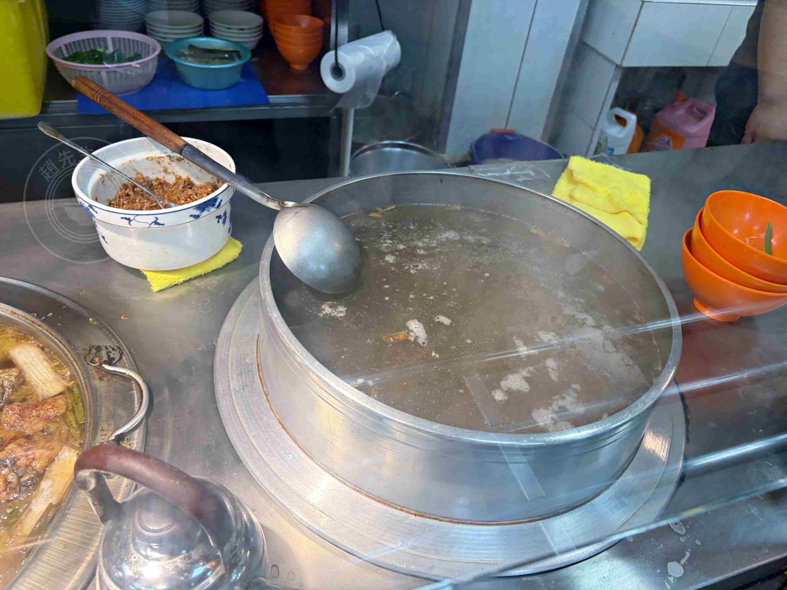 【三重美食】唯豐魯肉飯，三重五大滷肉飯之一，價錢便宜卻超好吃推薦(菜單) @趙先生吃飯