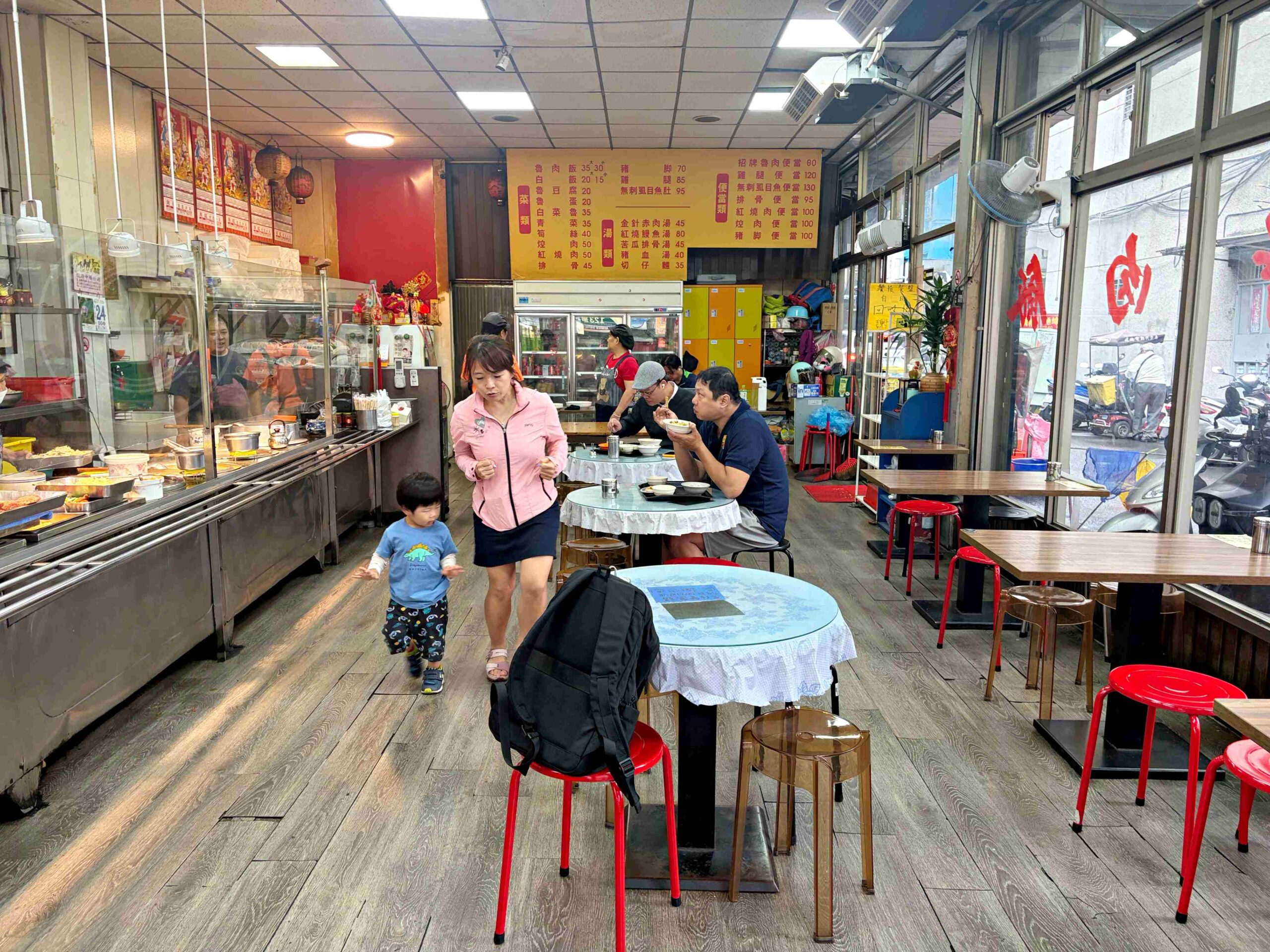 【三重美食】唯豐魯肉飯，三重五大滷肉飯之一，價錢便宜卻超好吃推薦(菜單) @趙先生吃飯