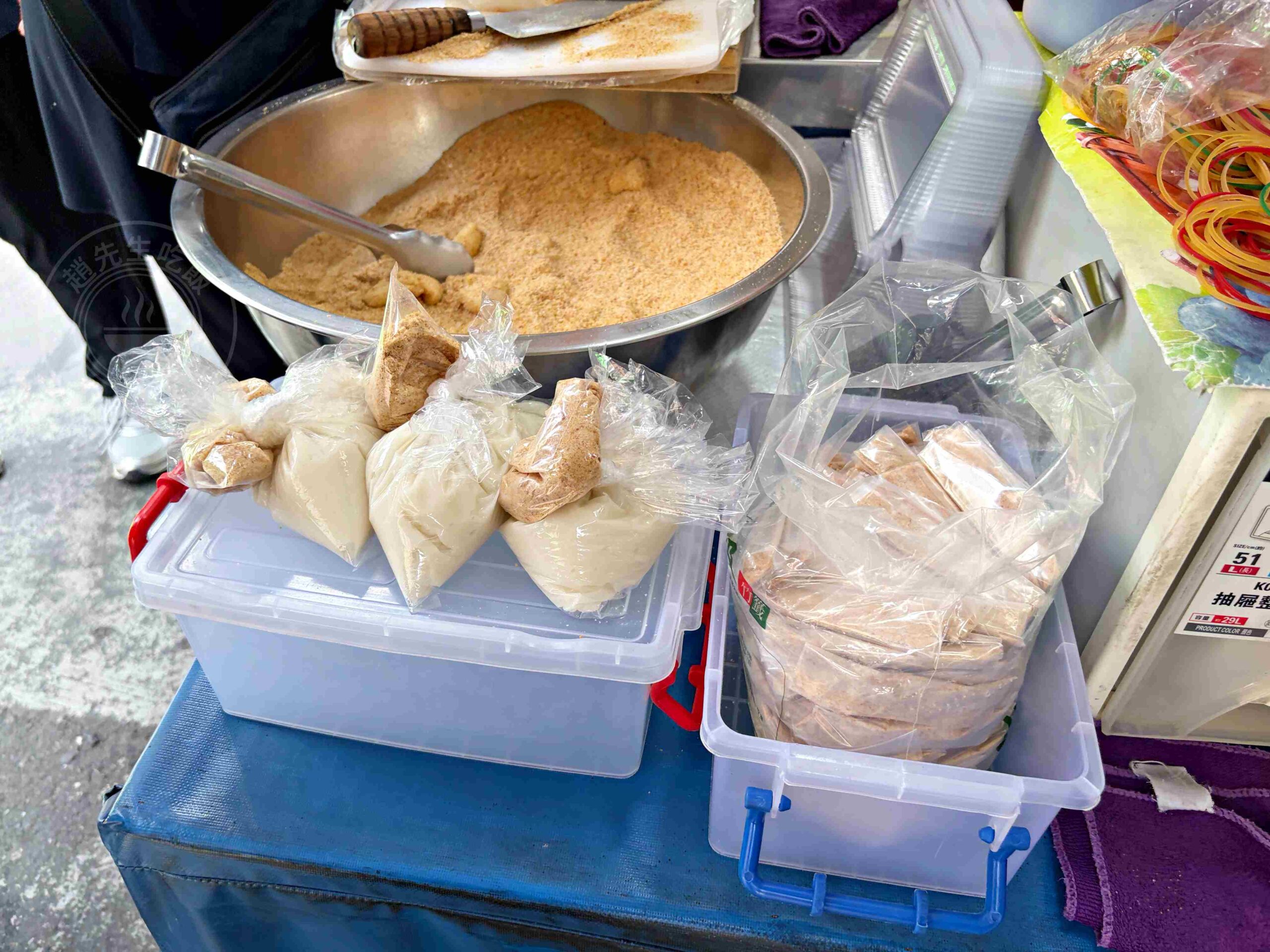 【板橋美食】傳統客家麻糬，黃石市場隱藏版老店，超療癒菜刀切麻糬50元滿滿一盒推薦(菜單) @趙先生吃飯