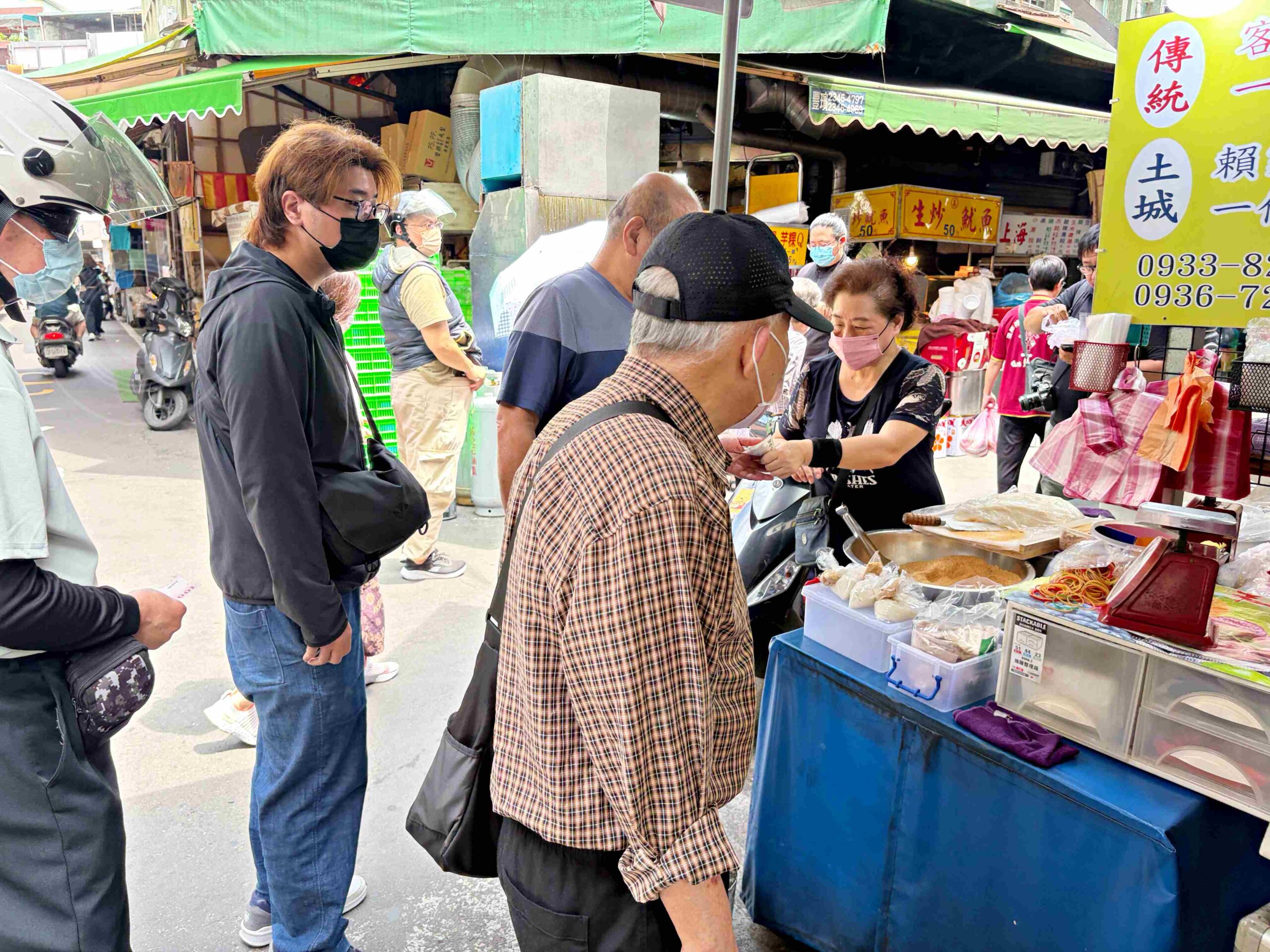 【板橋美食】傳統客家麻糬，黃石市場隱藏版老店，超療癒菜刀切麻糬50元滿滿一盒推薦(菜單) @趙先生吃飯