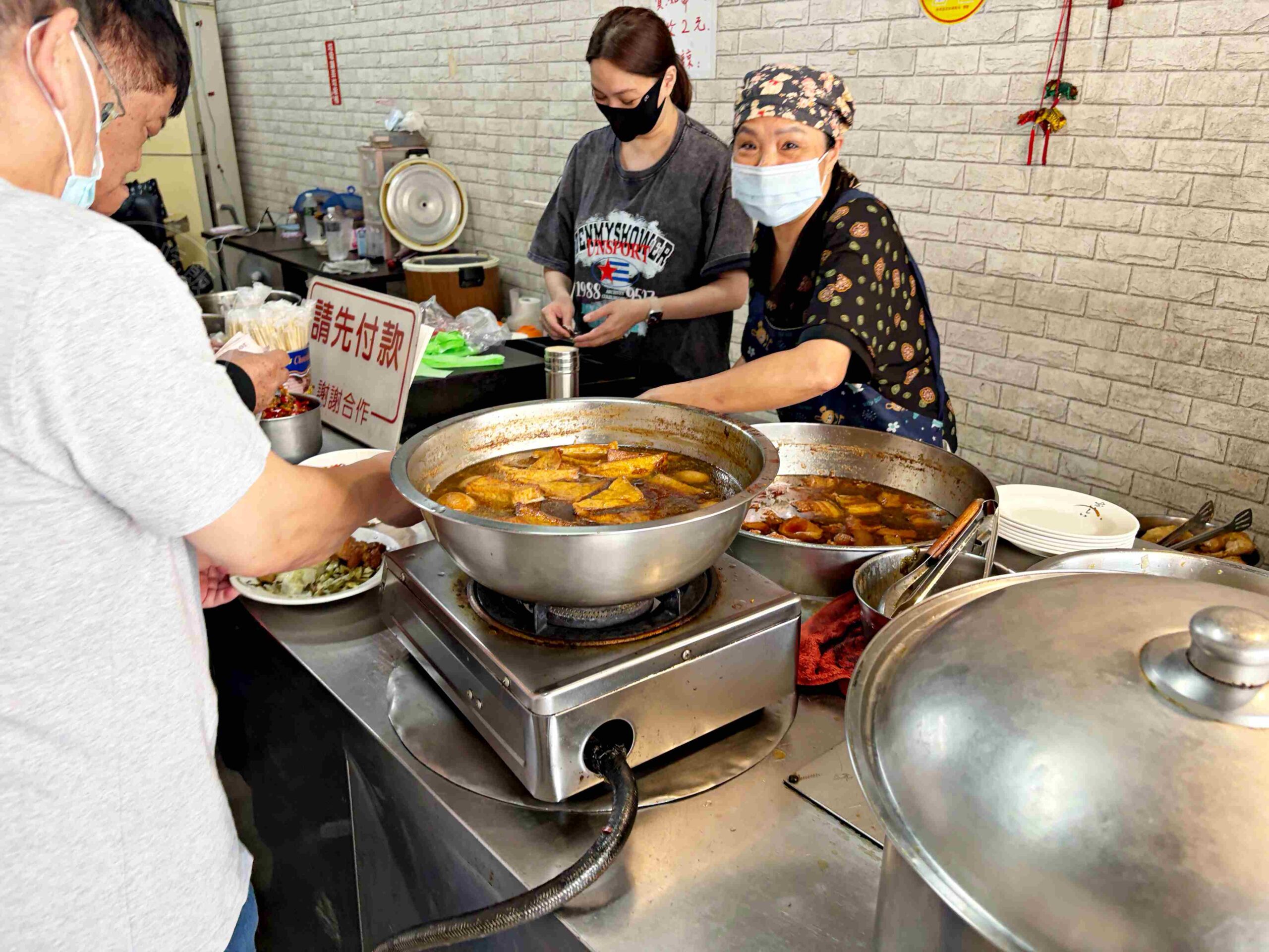 【板橋美食】正少年控肉飯，捷運府中站福德市場50年老字號軟嫩控肉與大片滷排骨推薦(菜單) @趙先生吃飯
