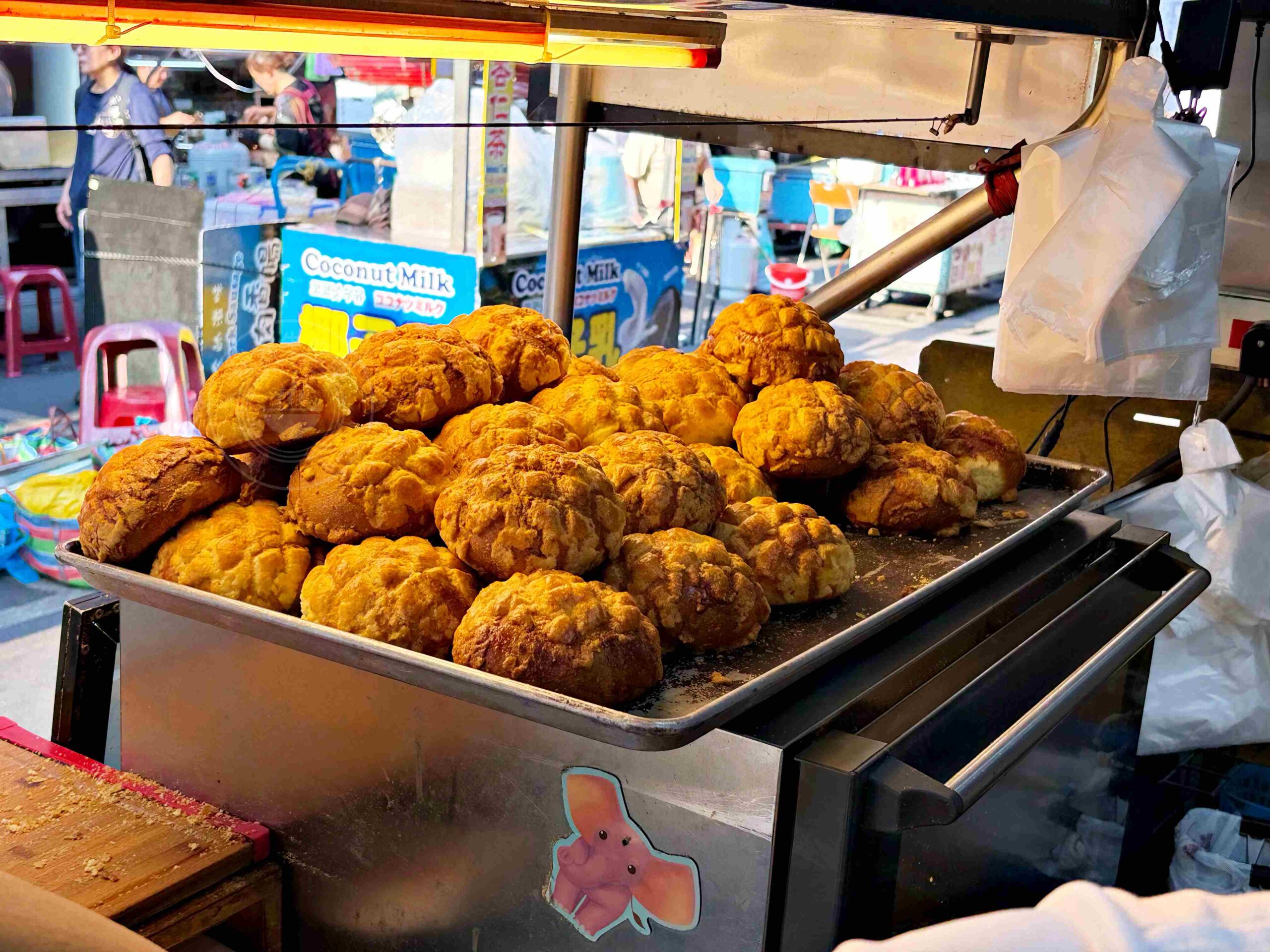 【松山美食】安師傅冰火菠蘿，饒河夜市，超酥脆30元冰火菠蘿，濃厚奶油香好吃推薦(菜單) @趙先生吃飯
