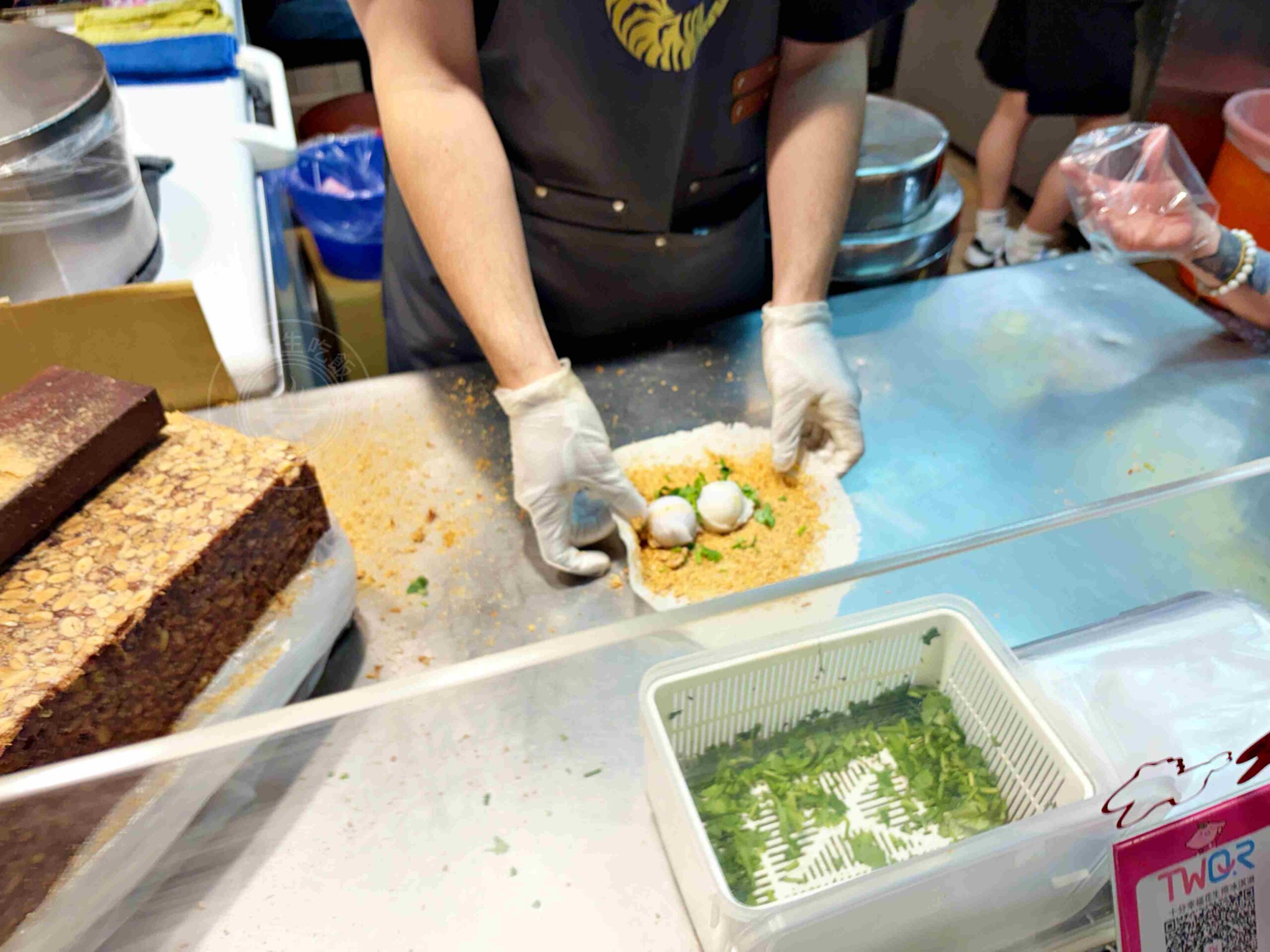 【松山美食】十分幸福花生捲冰淇淋，用宜蘭阿宗芋冰跟現刨花生粉推薦(菜單) @趙先生吃飯