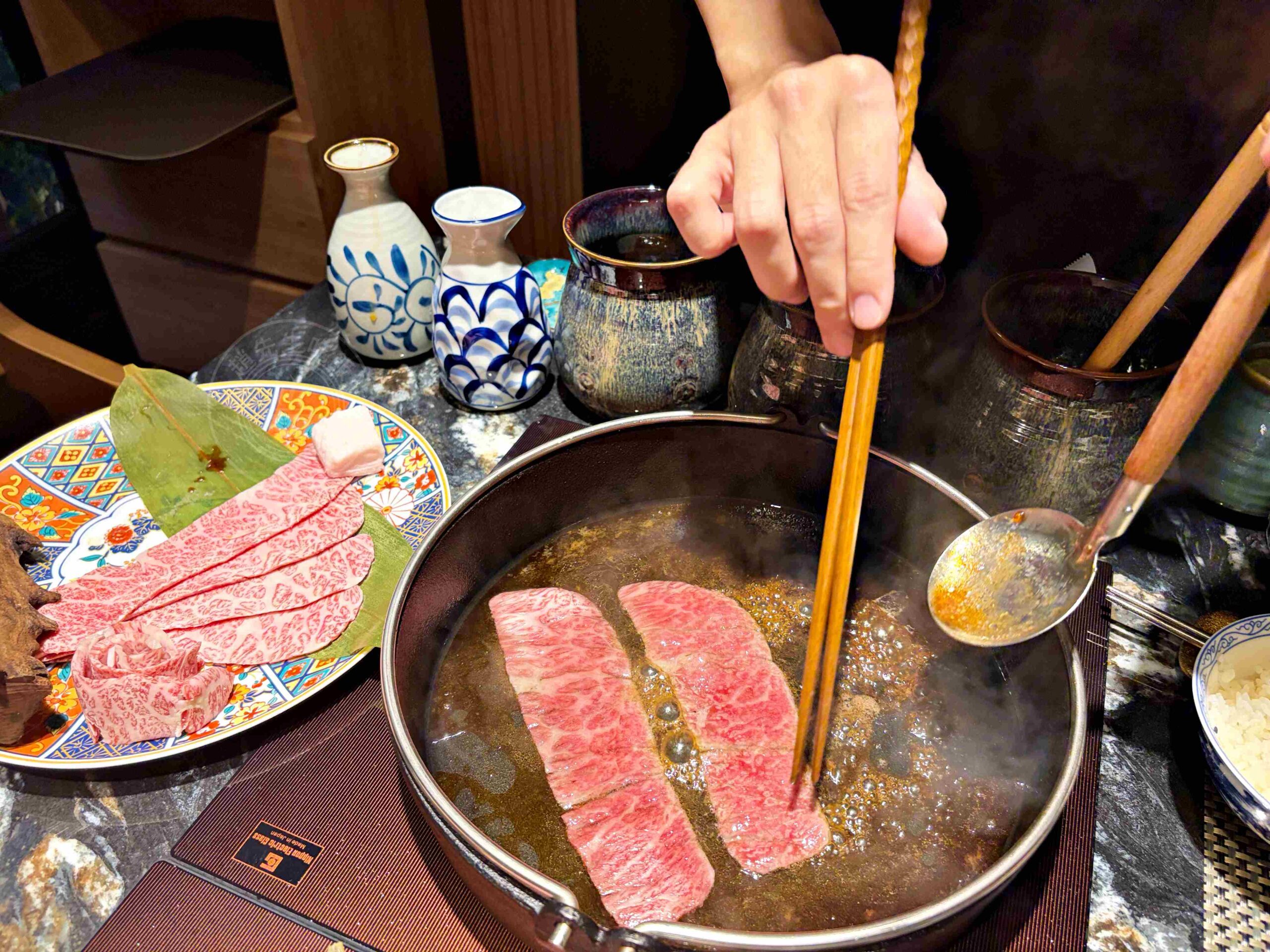 【蘆洲美食】梁記焢肉飯，百元便當老店，雞腿、排骨跟控肉都強，湯還喝到飽推薦(菜單) @趙先生吃飯