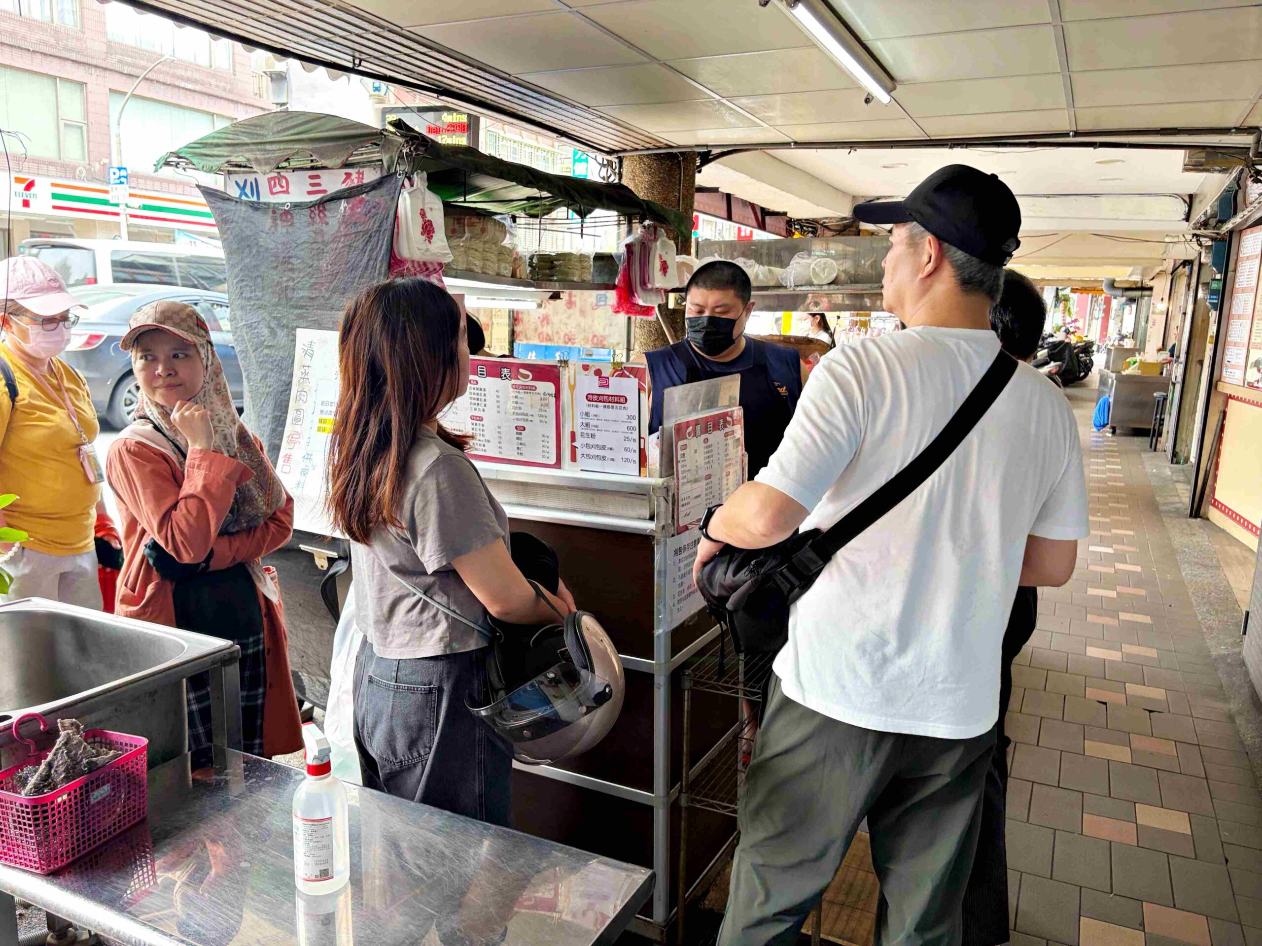 【三重美食】無名刈包，開賣三個小時就快賣完的500碗認證刈包，還可以選瘦肉或肥肉推薦(菜單) @趙先生吃飯