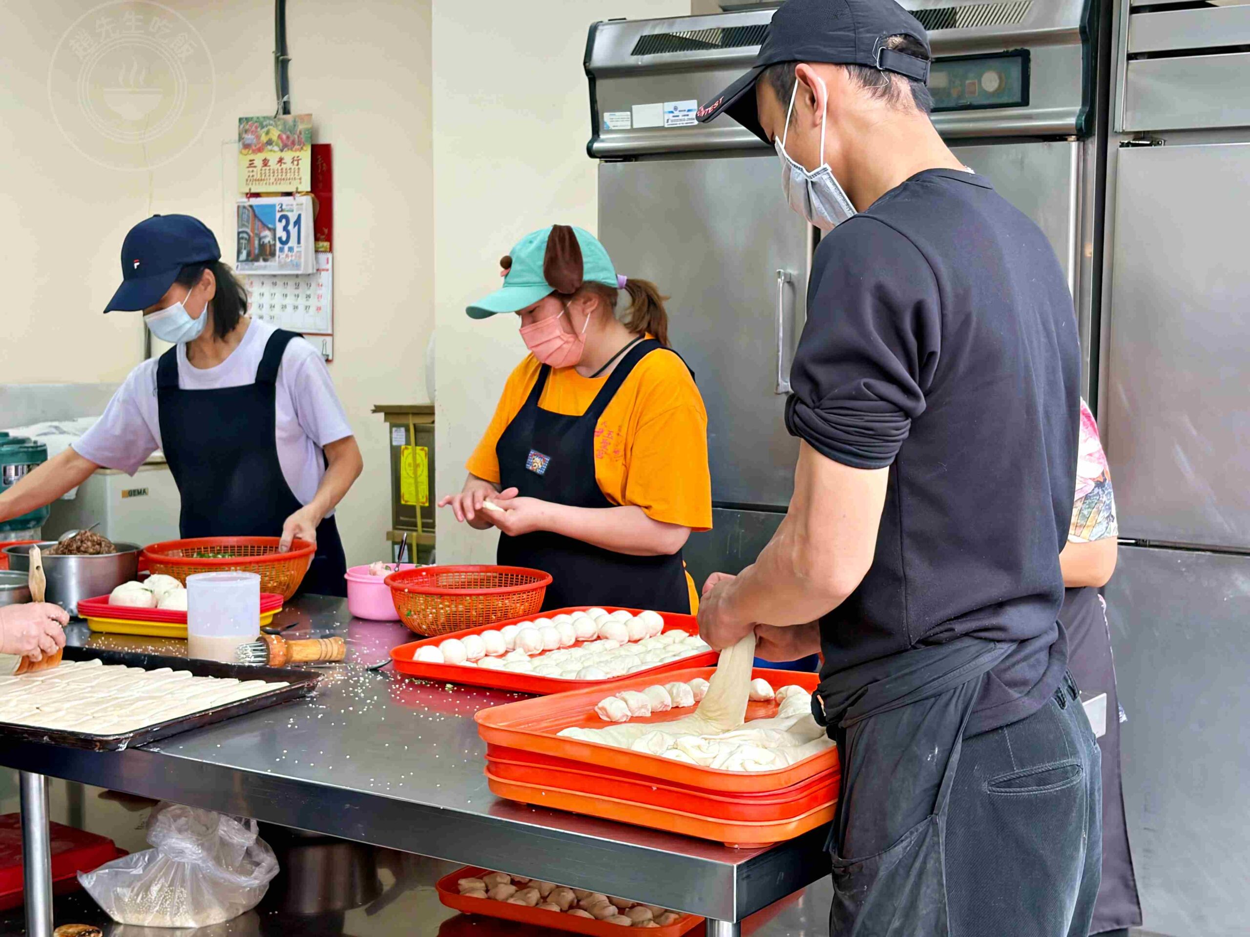 【三重美食】龍門胡椒餅，百元內吃飽滿的超人氣三重在地小吃推薦胡椒餅、小酥餅、甜餅(菜單) @趙先生吃飯