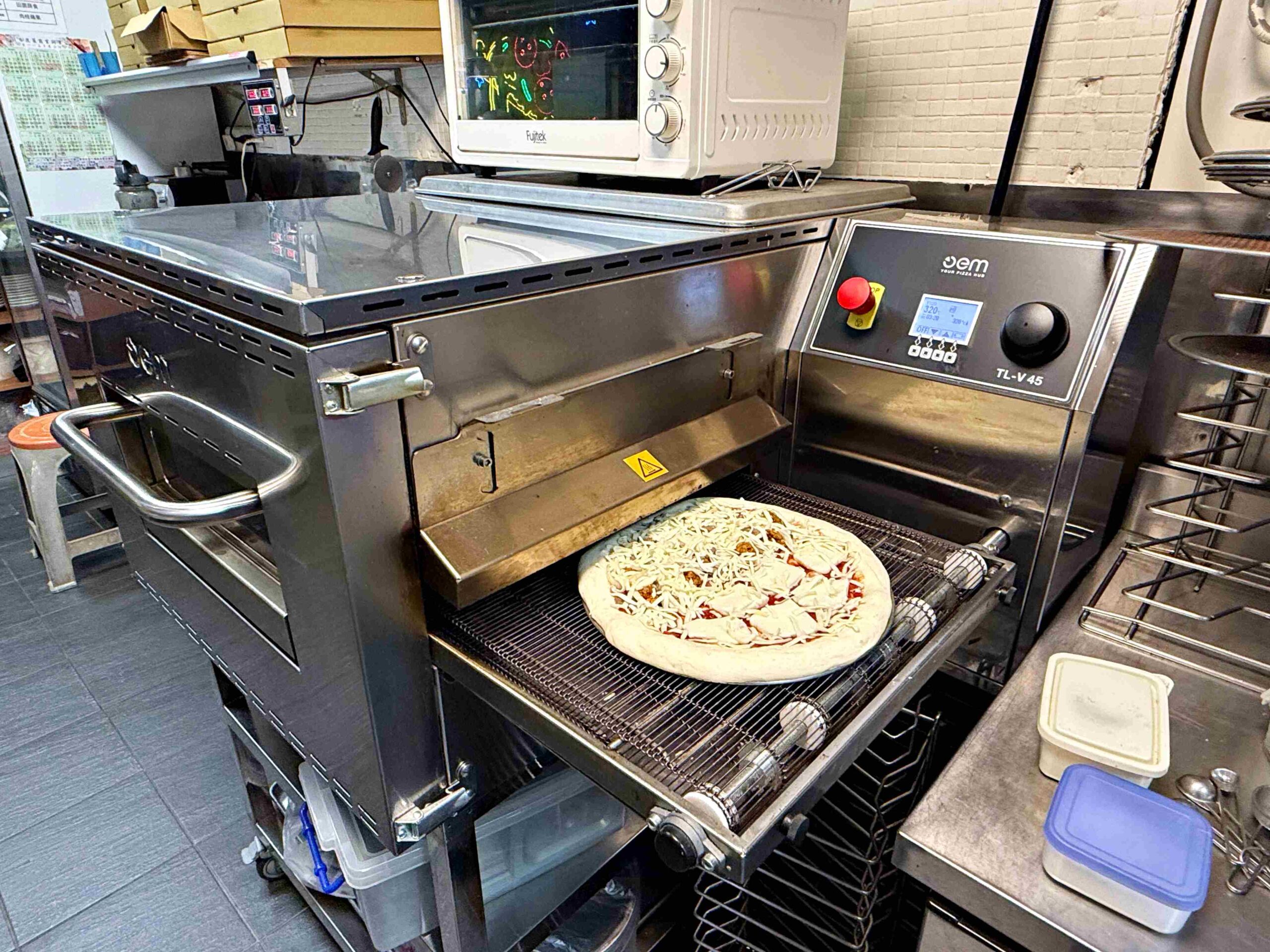 【信義區美食】三隻猴子美食廚房，紐西蘭老闆娘日賣百個的，手工現烤披薩推薦(菜單) @趙先生吃飯