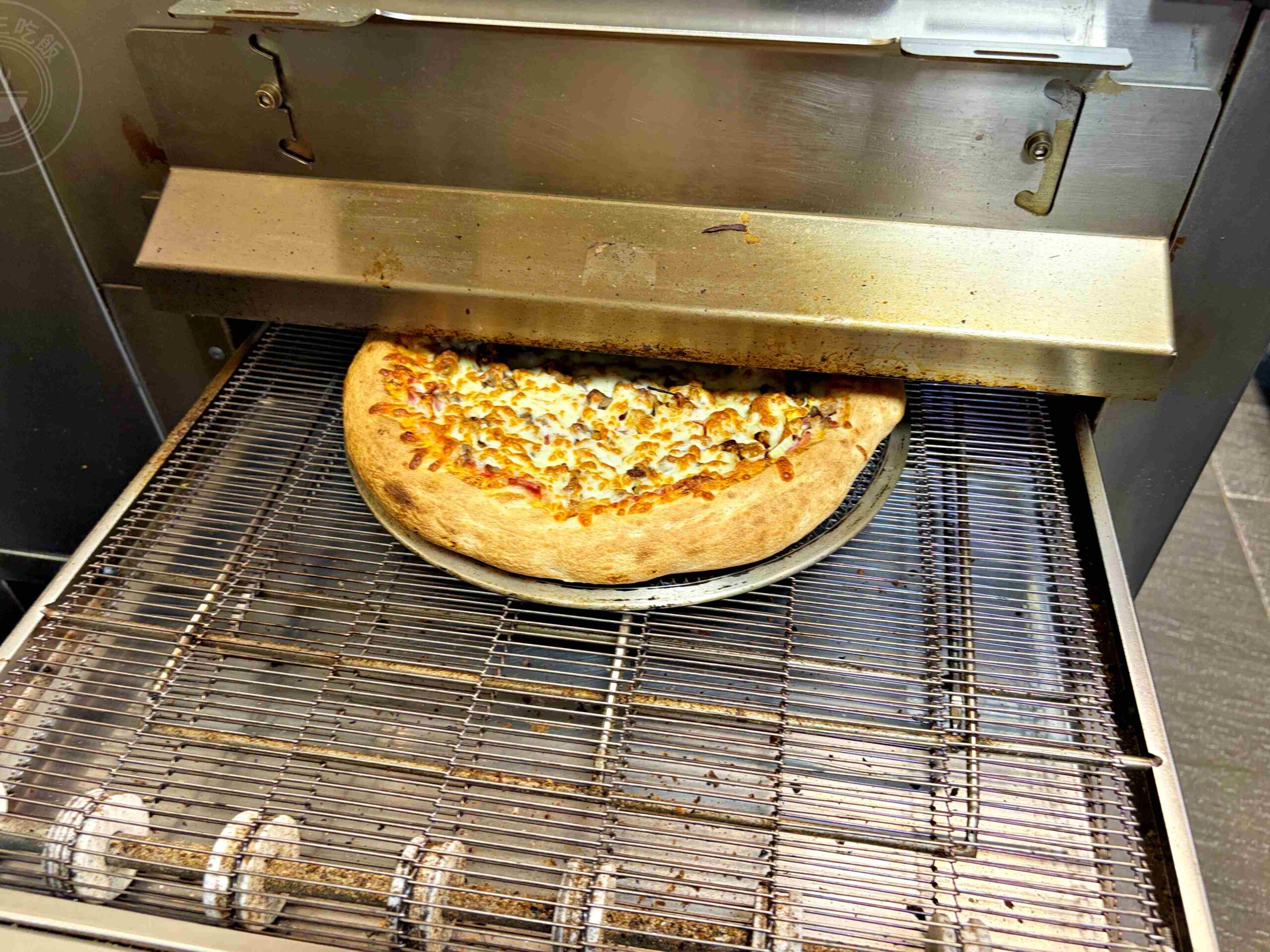 【信義區美食】三隻猴子美食廚房，紐西蘭老闆娘日賣百個的，手工現烤披薩推薦(菜單) @趙先生吃飯