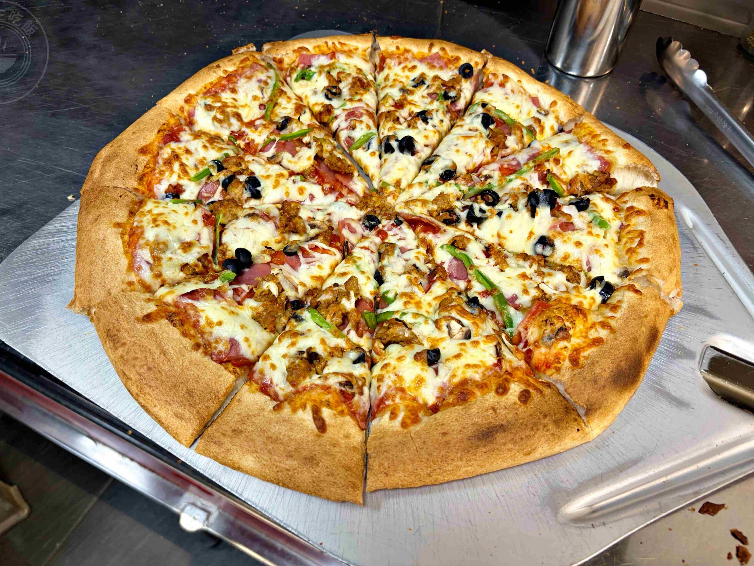 【信義區美食】三隻猴子美食廚房，紐西蘭老闆娘日賣百個的，手工現烤披薩推薦(菜單) @趙先生吃飯