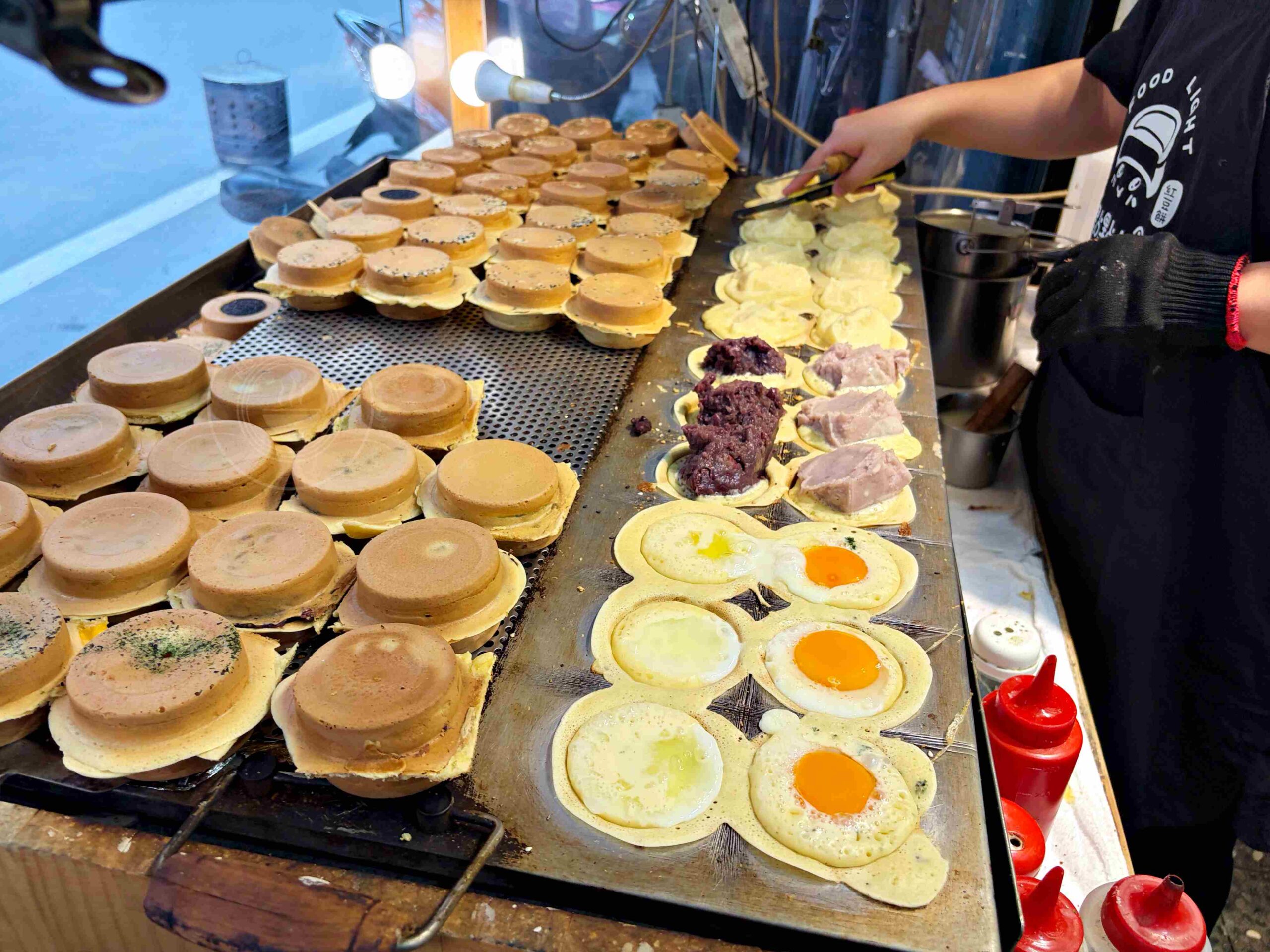 【板橋美食】點點小食光紅豆餅，搬家後依然爆紅，在地人默默排隊的巷弄爆漿車輪餅(菜單) @趙先生吃飯