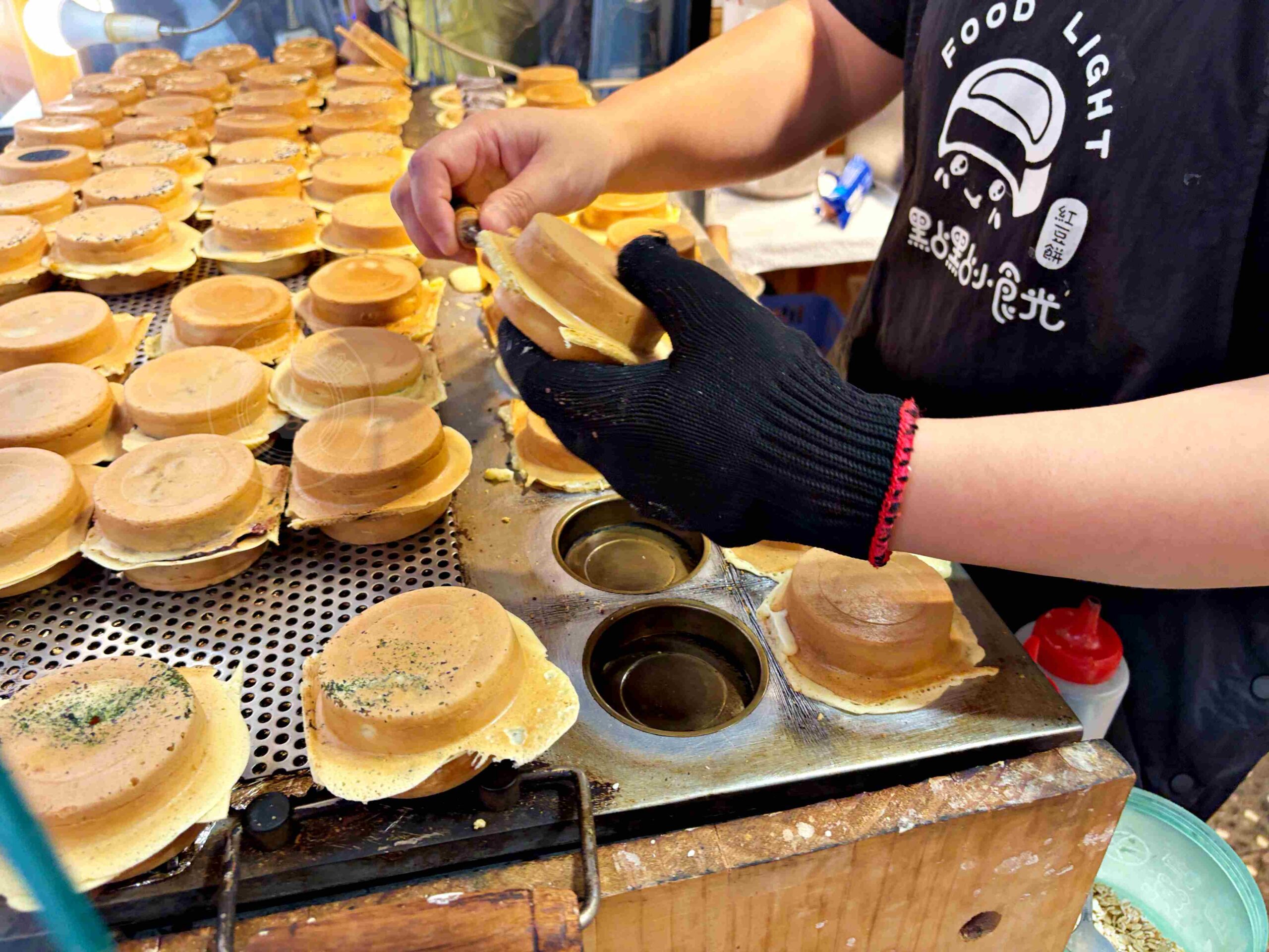 【板橋美食】點點小食光紅豆餅，搬家後依然爆紅，在地人默默排隊的巷弄爆漿車輪餅(菜單) @趙先生吃飯