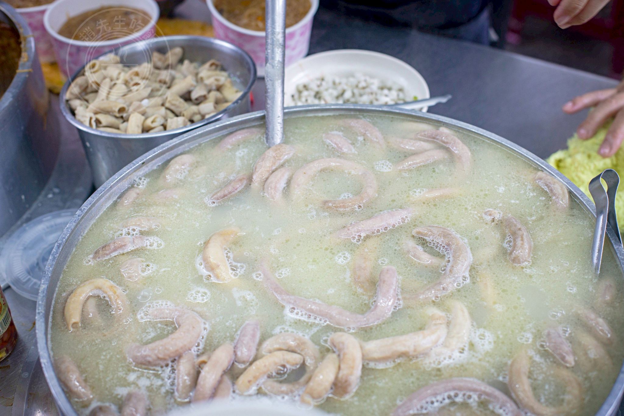 【三重美食】三重手工黑豬肉圓，只賣三天的50年傳奇老店，黑豬肉圓、四神湯、豬腸麵線推薦(菜單) @趙先生吃飯
