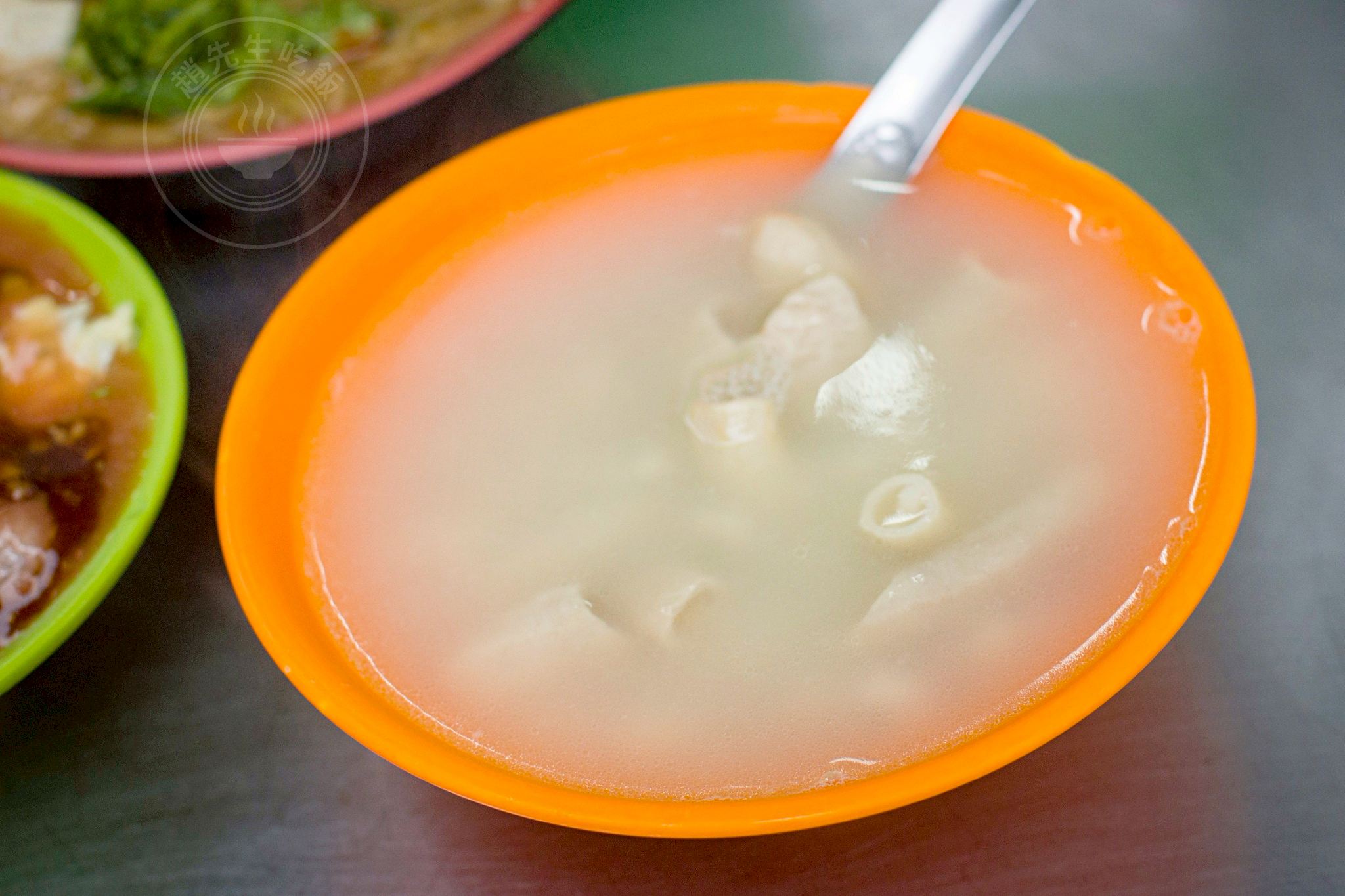 【三重美食】三重手工黑豬肉圓，只賣三天的50年傳奇老店，黑豬肉圓、四神湯、豬腸麵線推薦(菜單) @趙先生吃飯