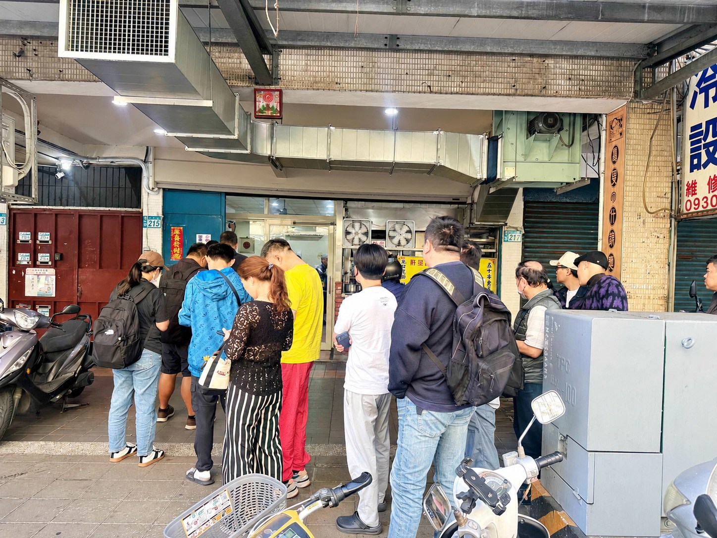 【萬華美食】萬大蟹殼黃碳烤燒餅店，最強蟹殼黃，30年老店推薦(菜單) @趙先生吃飯