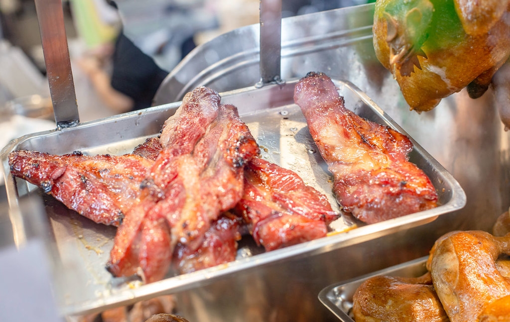 【新莊美食】港宏燒臘，沒開門就在排隊超強燒臘，皮脆肉嫩帶有炭火香推薦(菜單) @趙先生吃飯