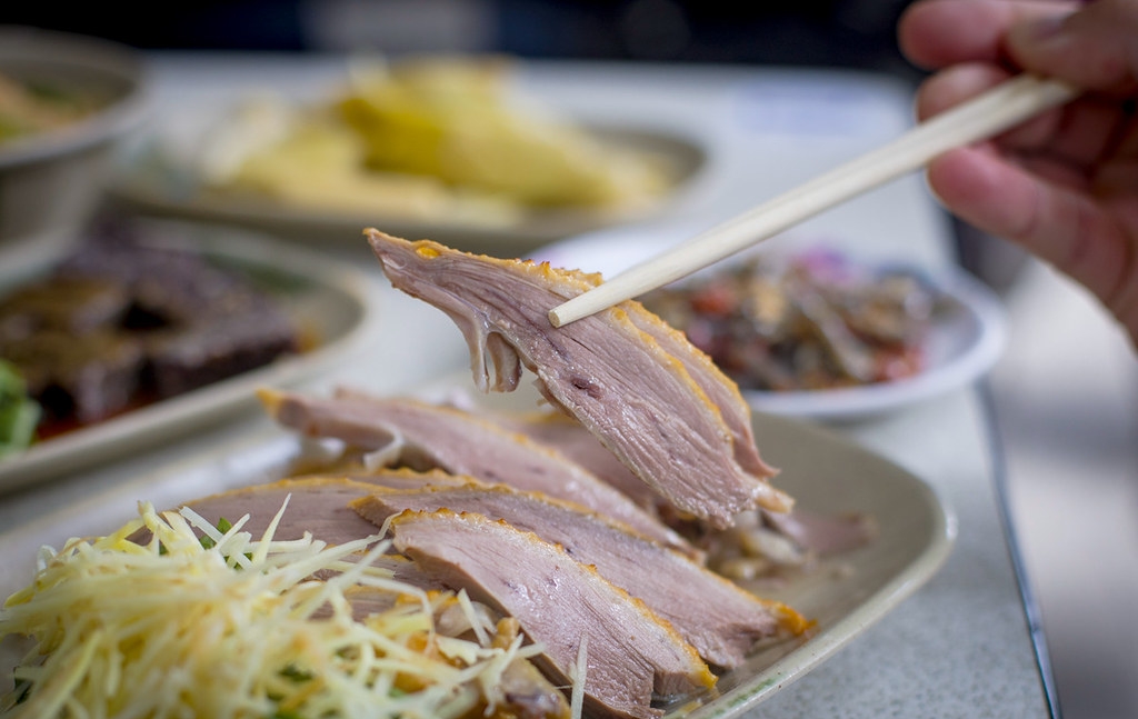 【景美夜市美食】鵝媽媽鵝肉切仔麵，連三年米其林必比登推薦超平價鵝肉推薦(菜單) @趙先生吃飯