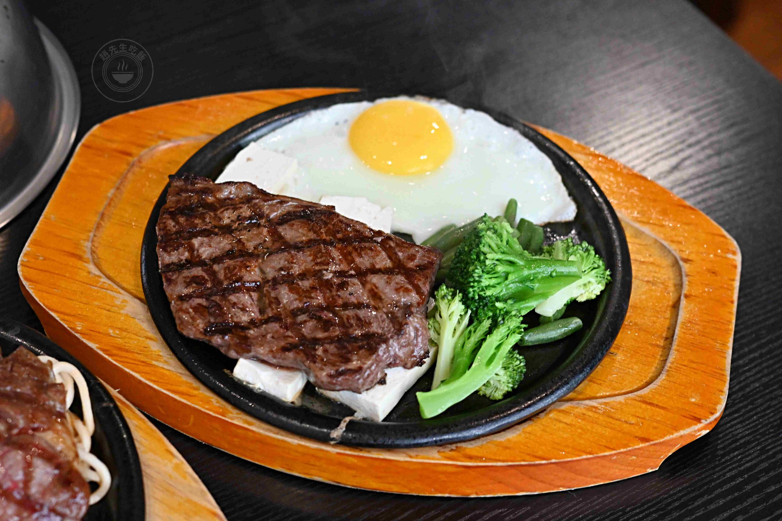 【林口美食】B&B STEAK林口，平價原肉牛排、自助吧無限吃到飽，高CP值免花大錢推薦(菜單) @趙先生吃飯