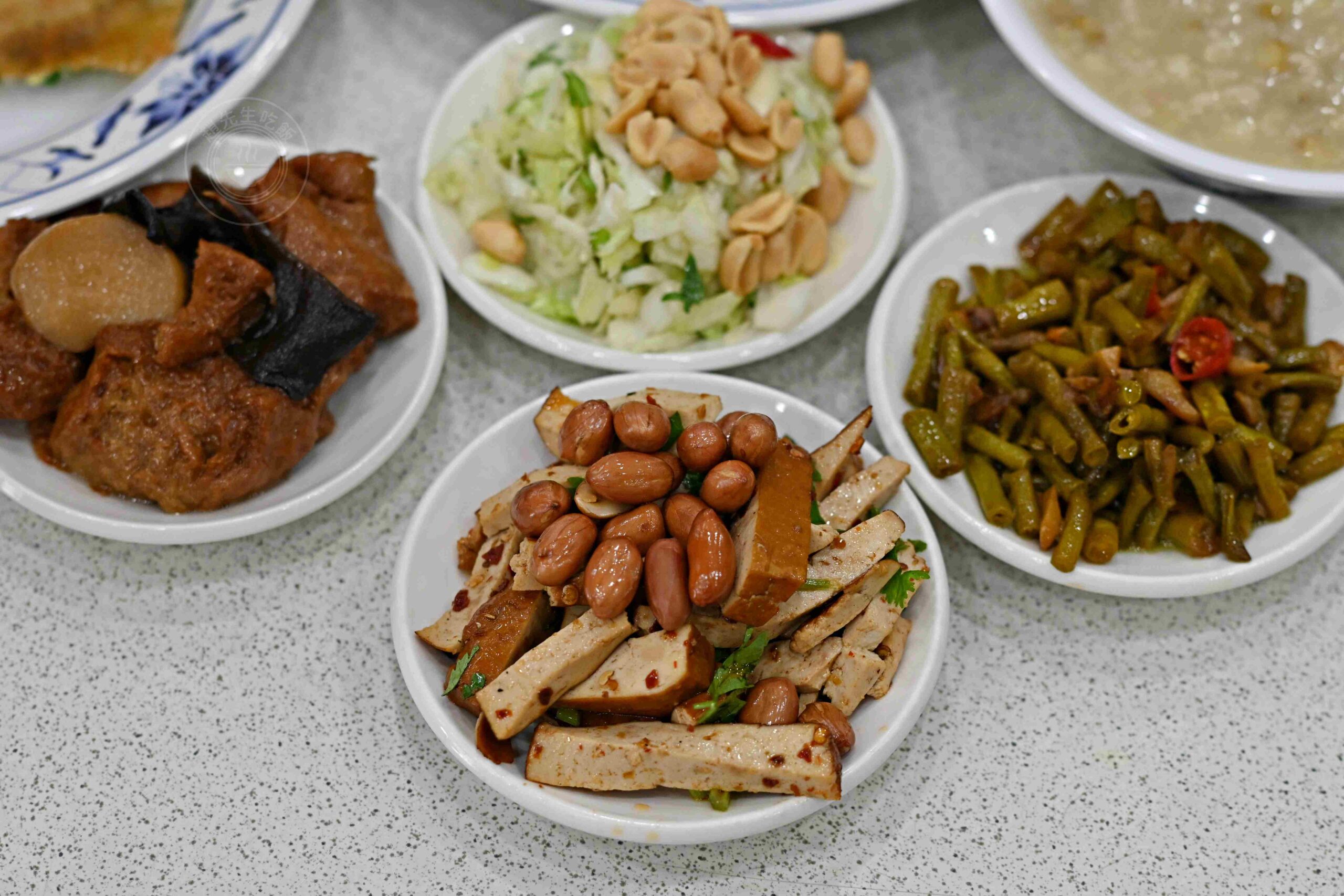 【西門美食】張記韭菜水煎包，內用吹冷氣吃超大顆現煎包子和小吃推薦(菜單) @趙先生吃飯