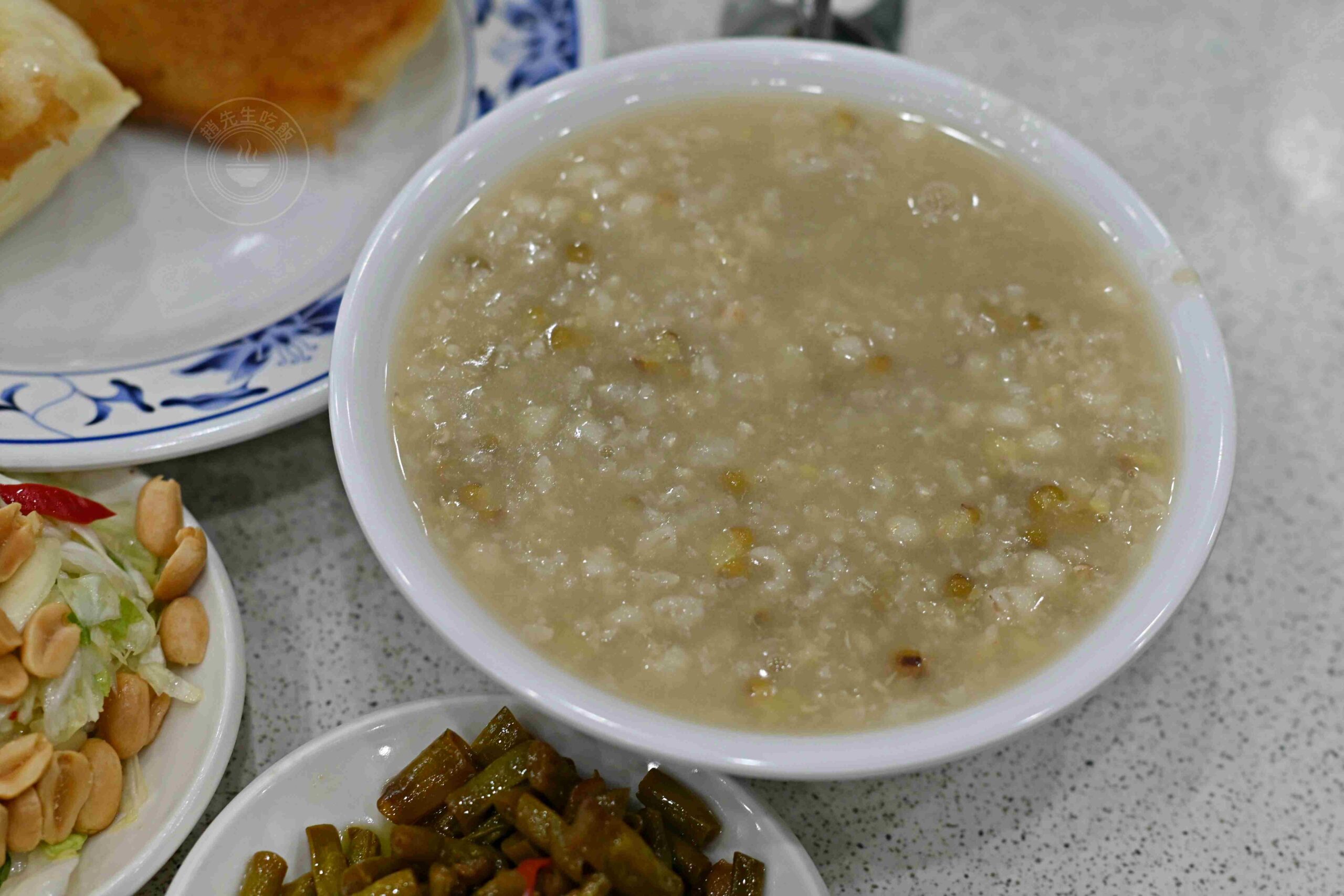 【西門美食】張記韭菜水煎包，內用吹冷氣吃超大顆現煎包子和小吃推薦(菜單) @趙先生吃飯
