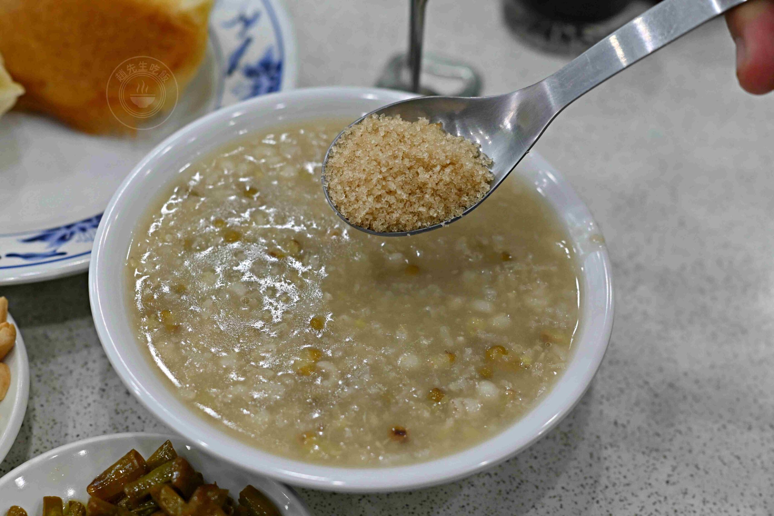 【西門美食】張記韭菜水煎包，內用吹冷氣吃超大顆現煎包子和小吃推薦(菜單) @趙先生吃飯