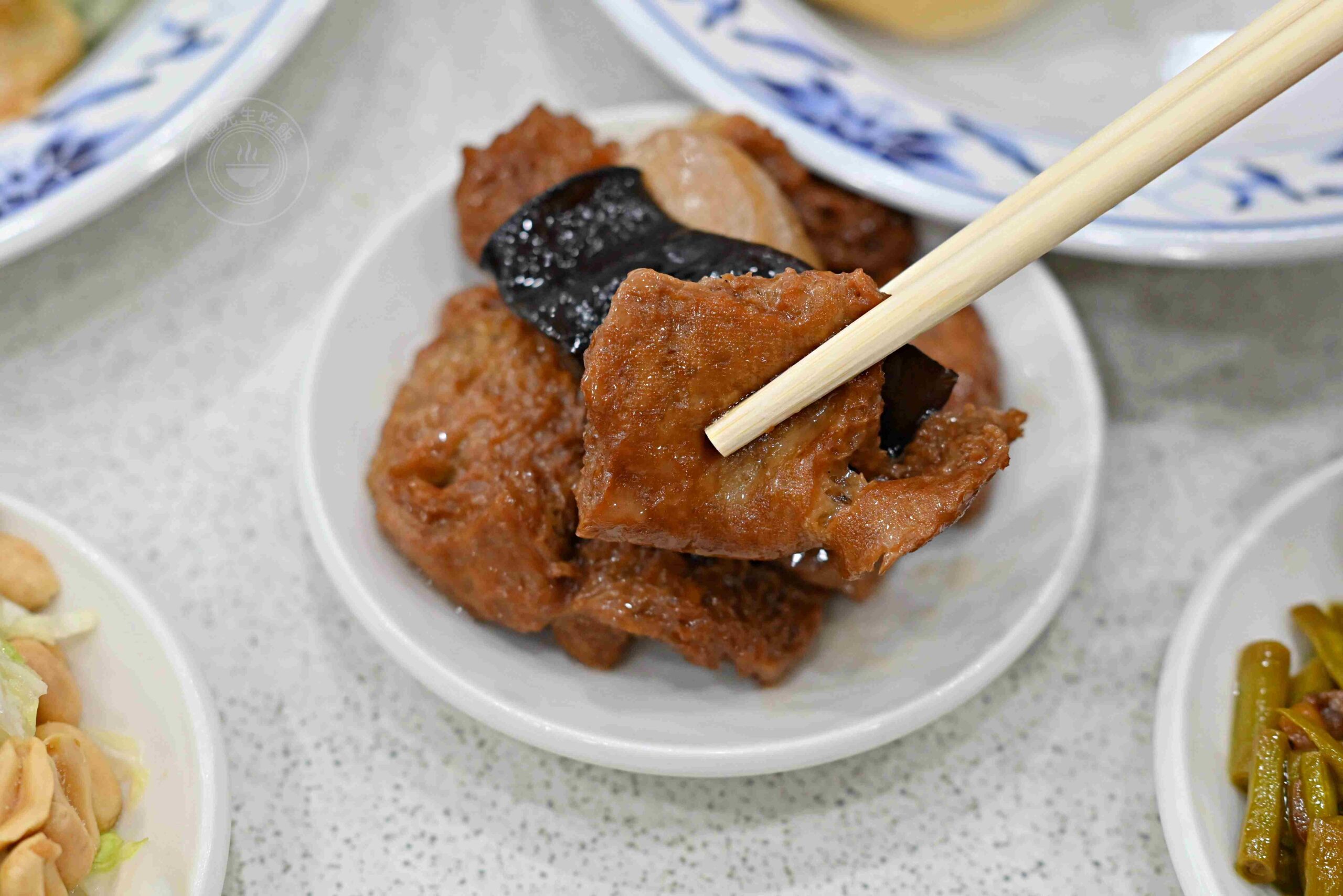 【西門美食】張記韭菜水煎包，內用吹冷氣吃超大顆現煎包子和小吃推薦(菜單) @趙先生吃飯